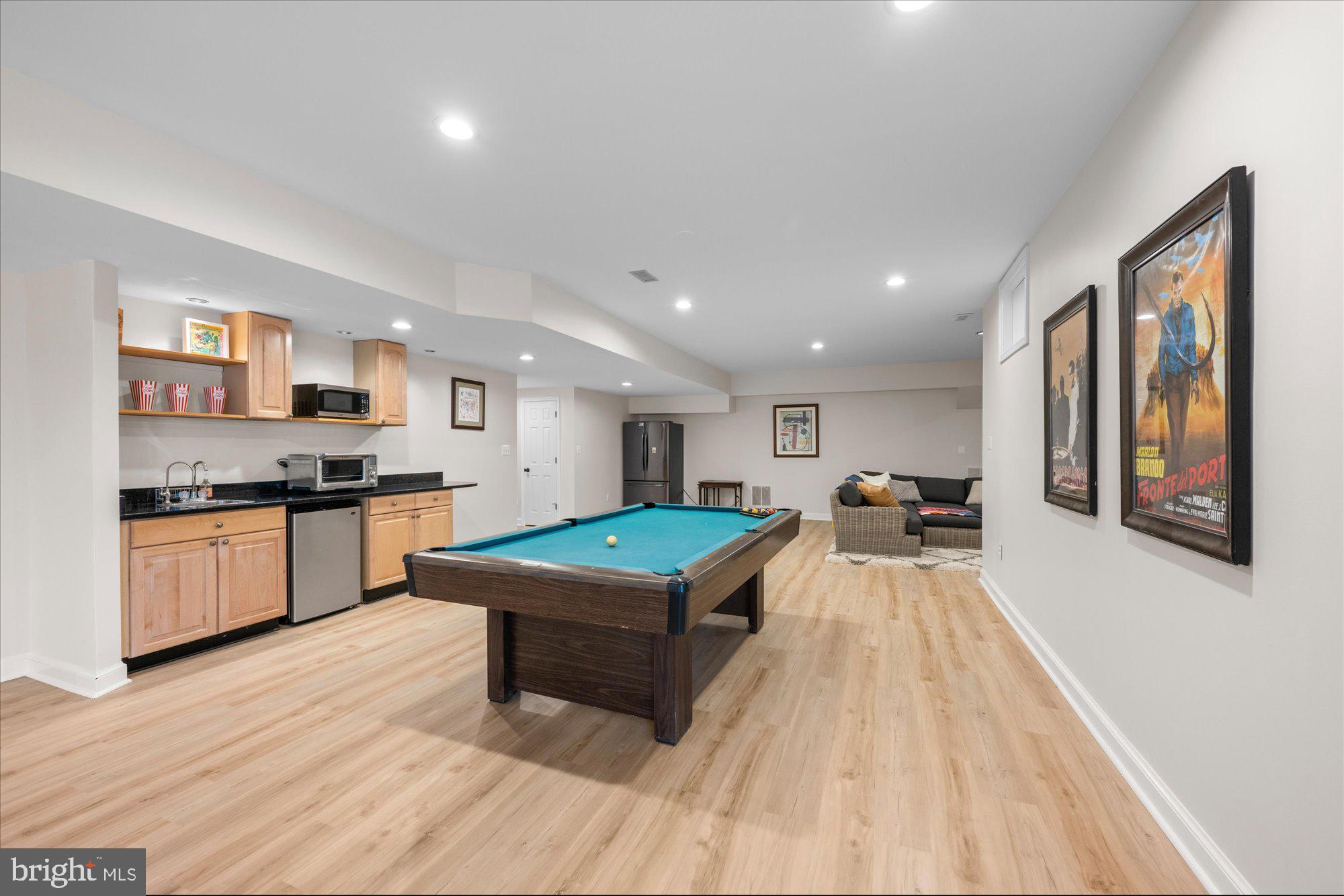 POTOMAC OUTSIDE - Residential