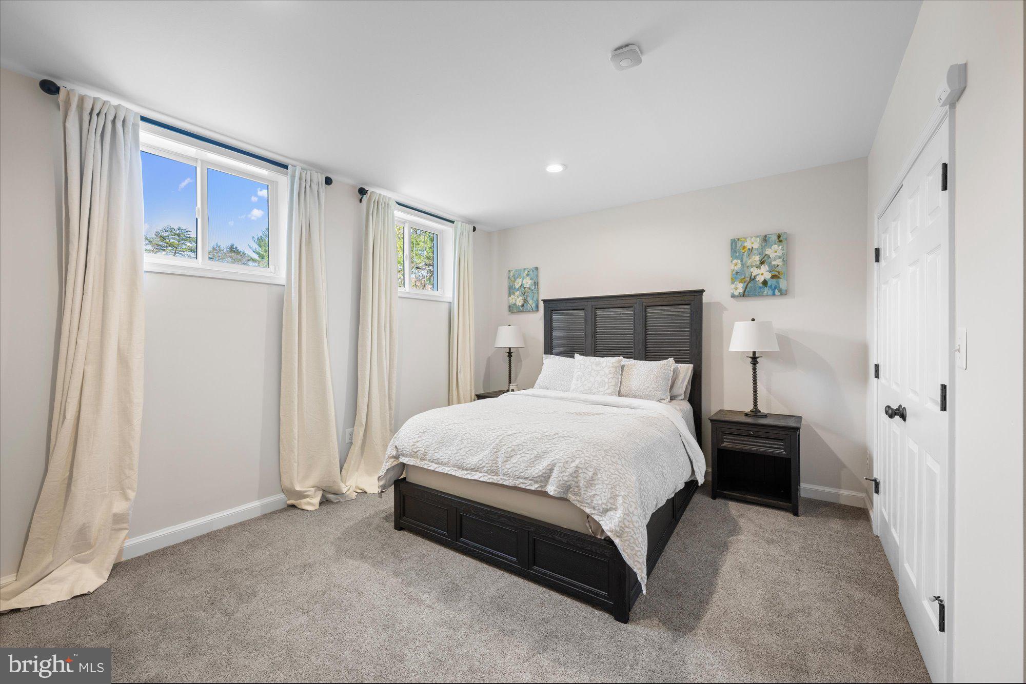 POTOMAC OUTSIDE - Residential