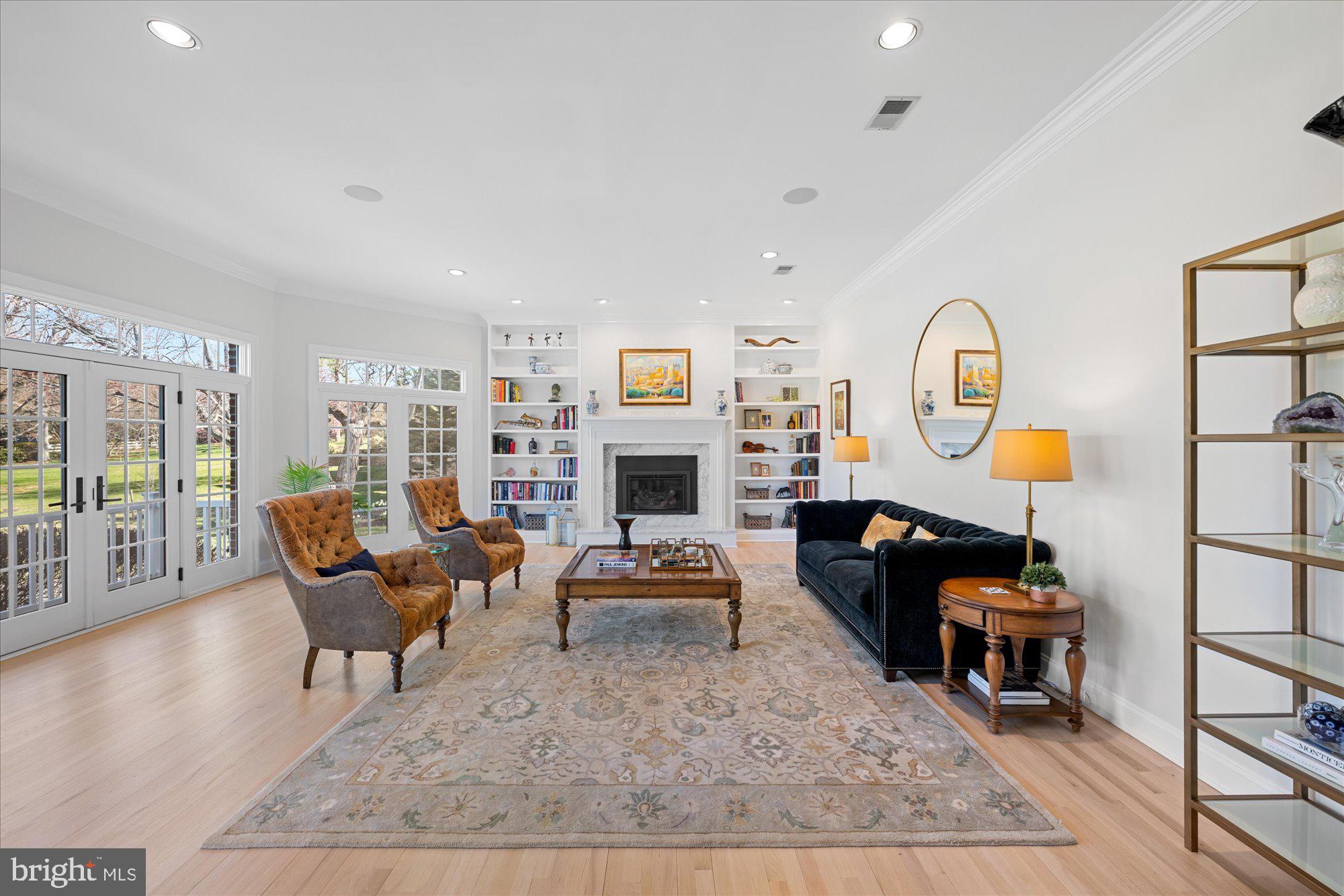 POTOMAC OUTSIDE - Residential