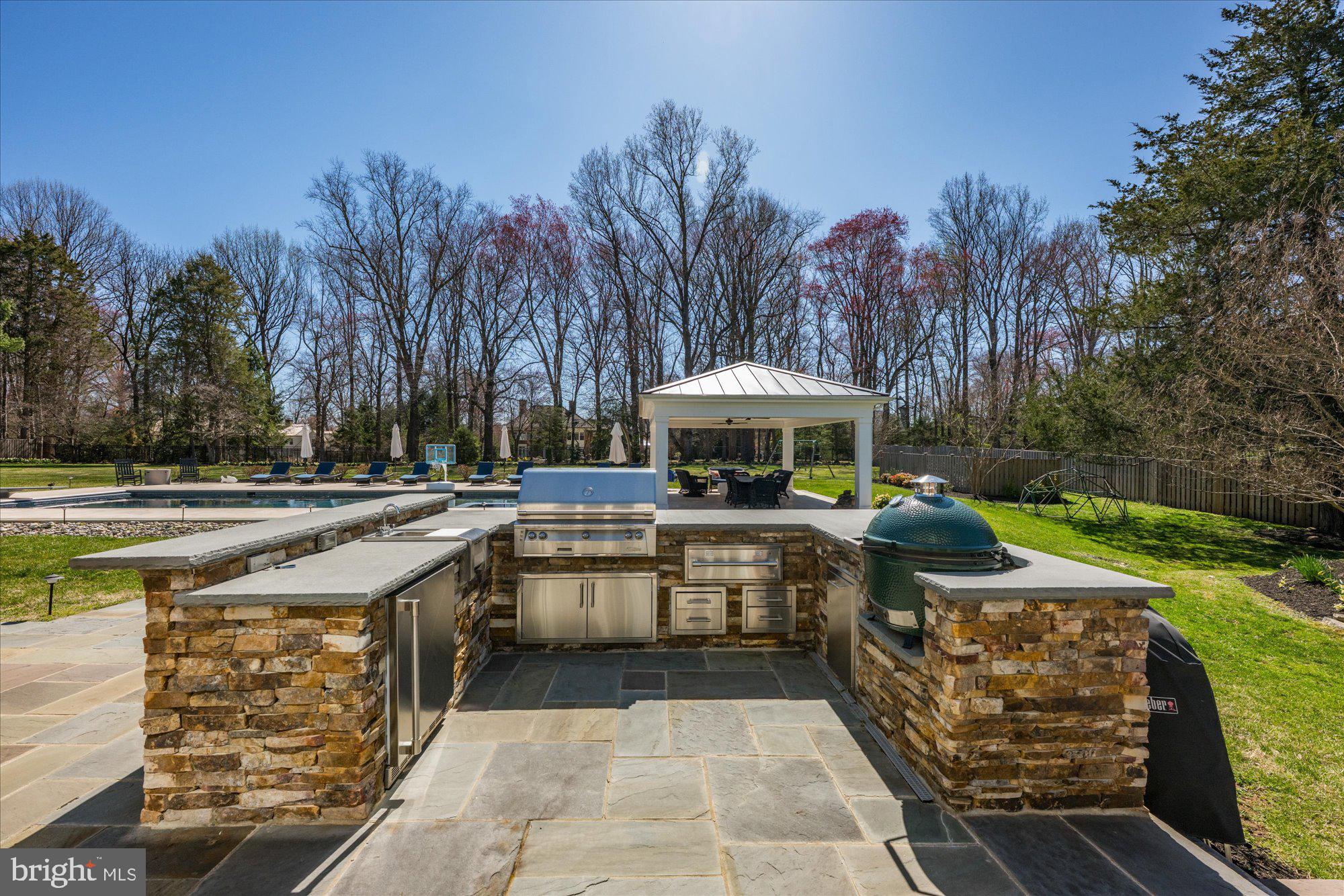POTOMAC OUTSIDE - Residential