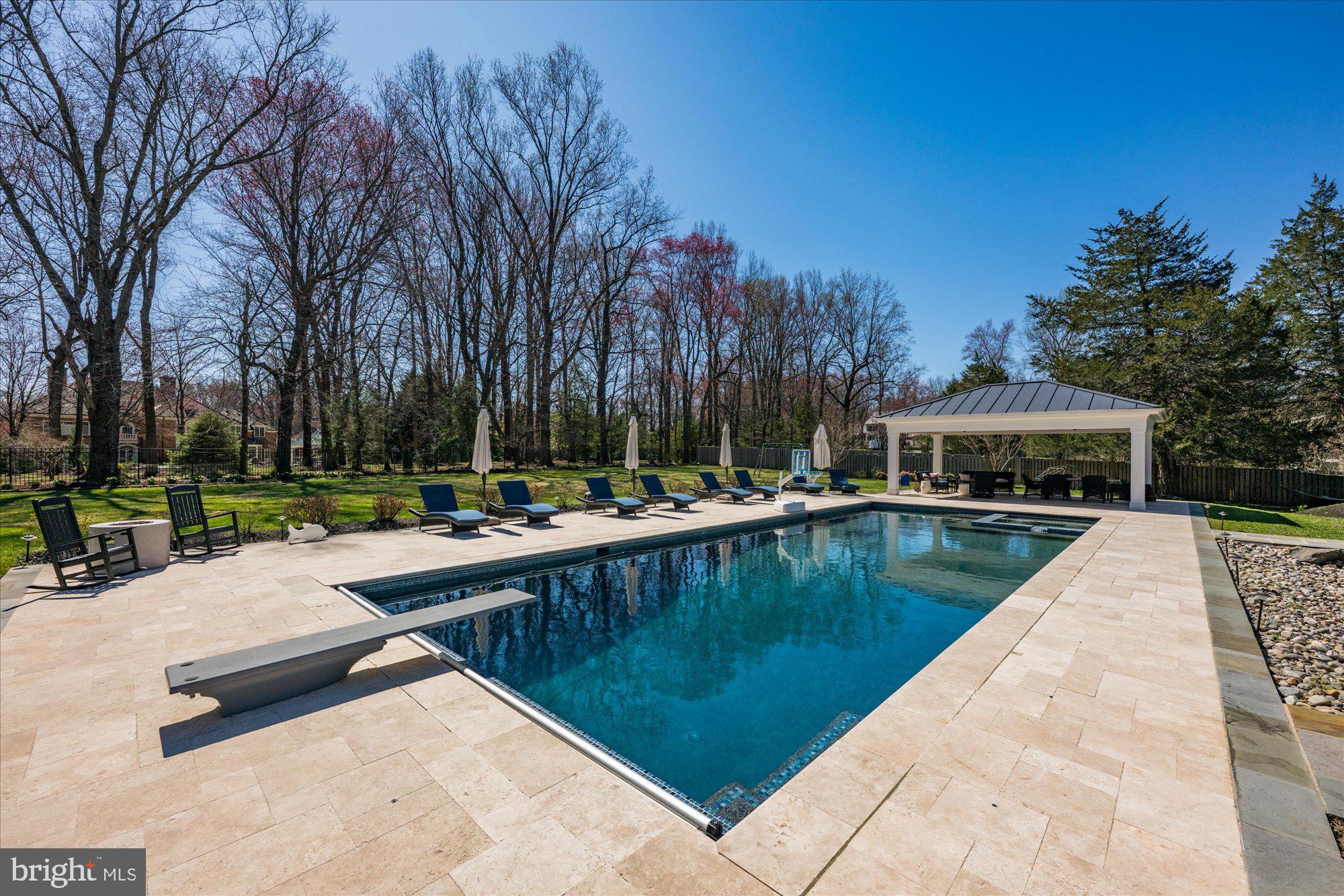 POTOMAC OUTSIDE - Residential