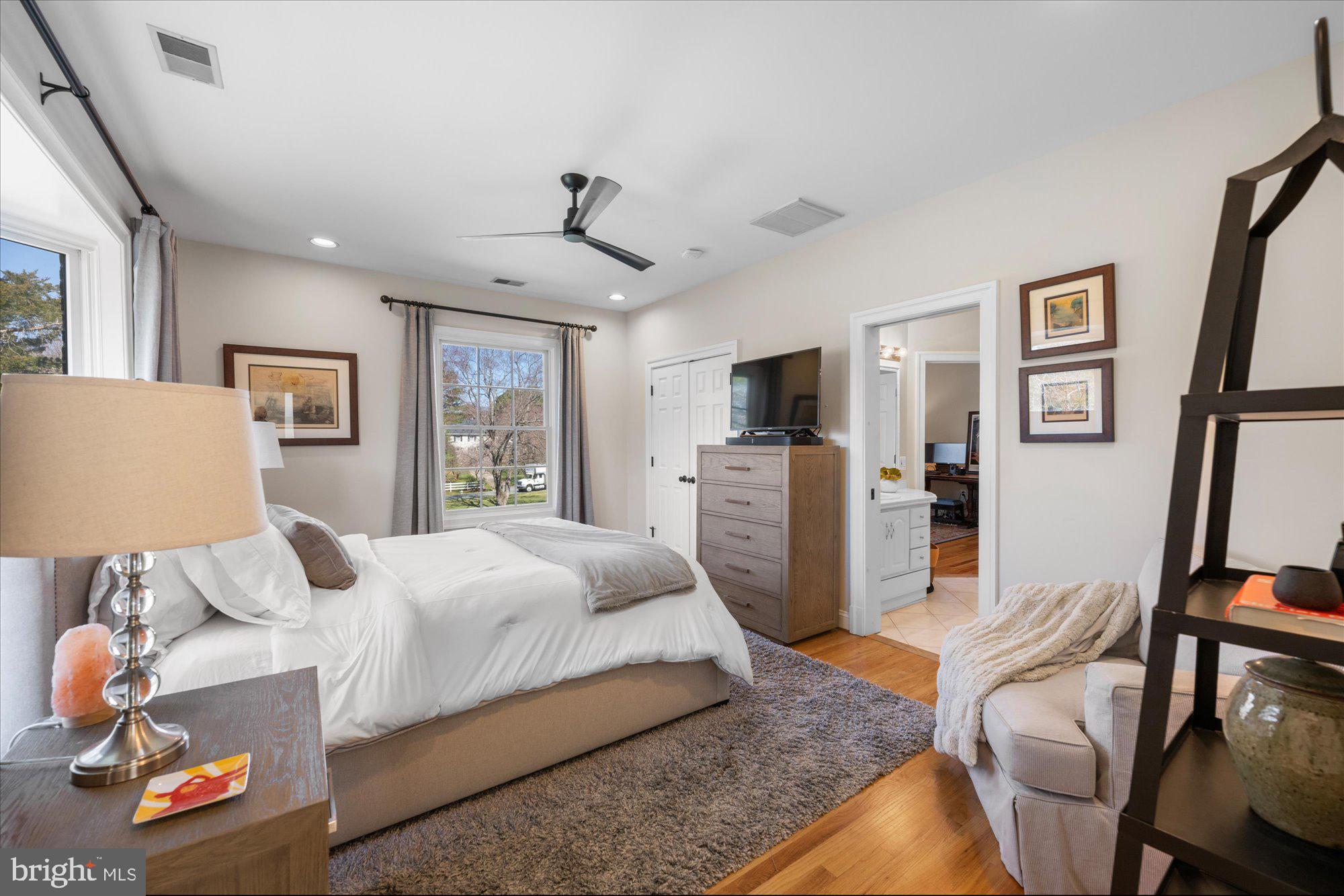 POTOMAC OUTSIDE - Residential