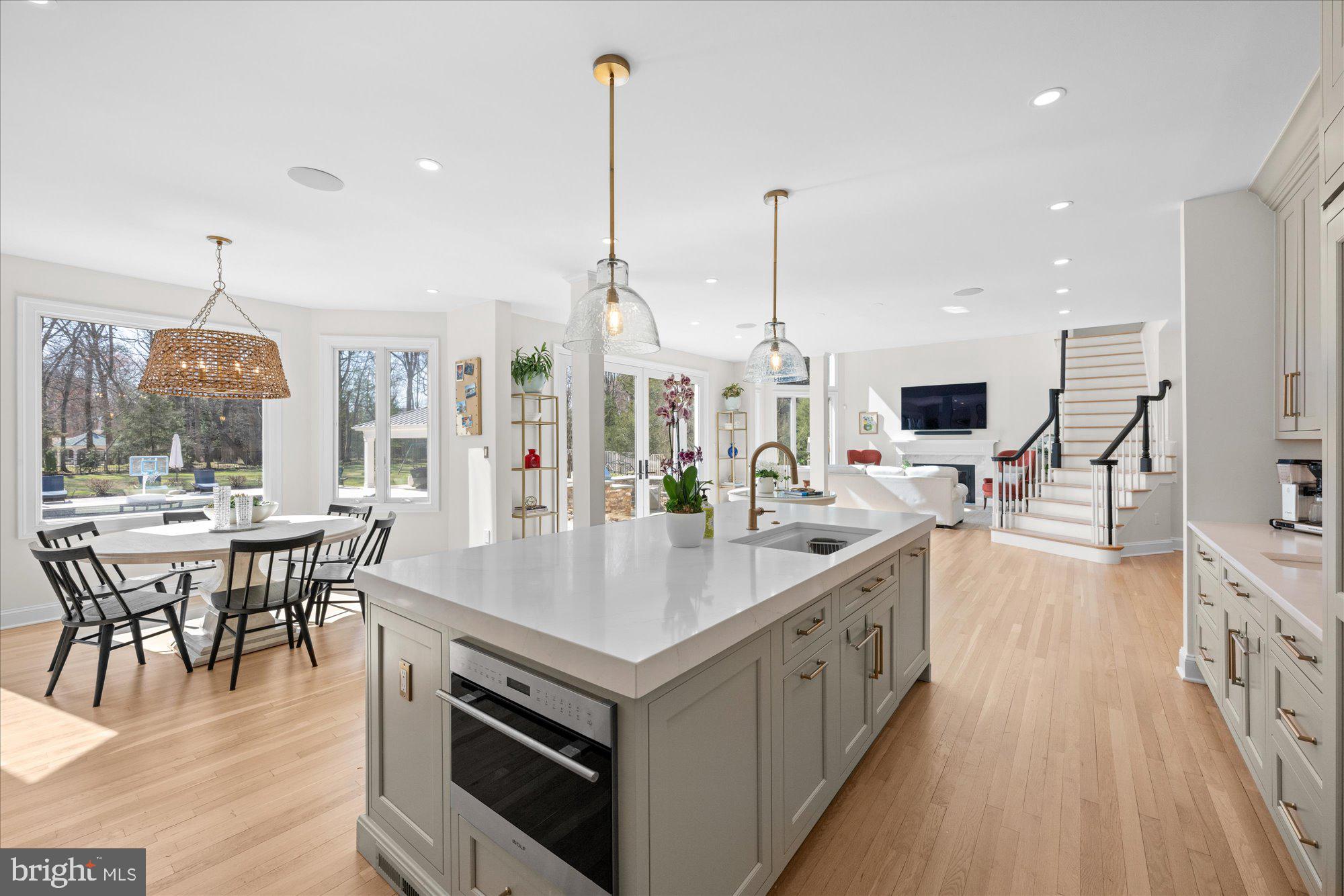 POTOMAC OUTSIDE - Residential