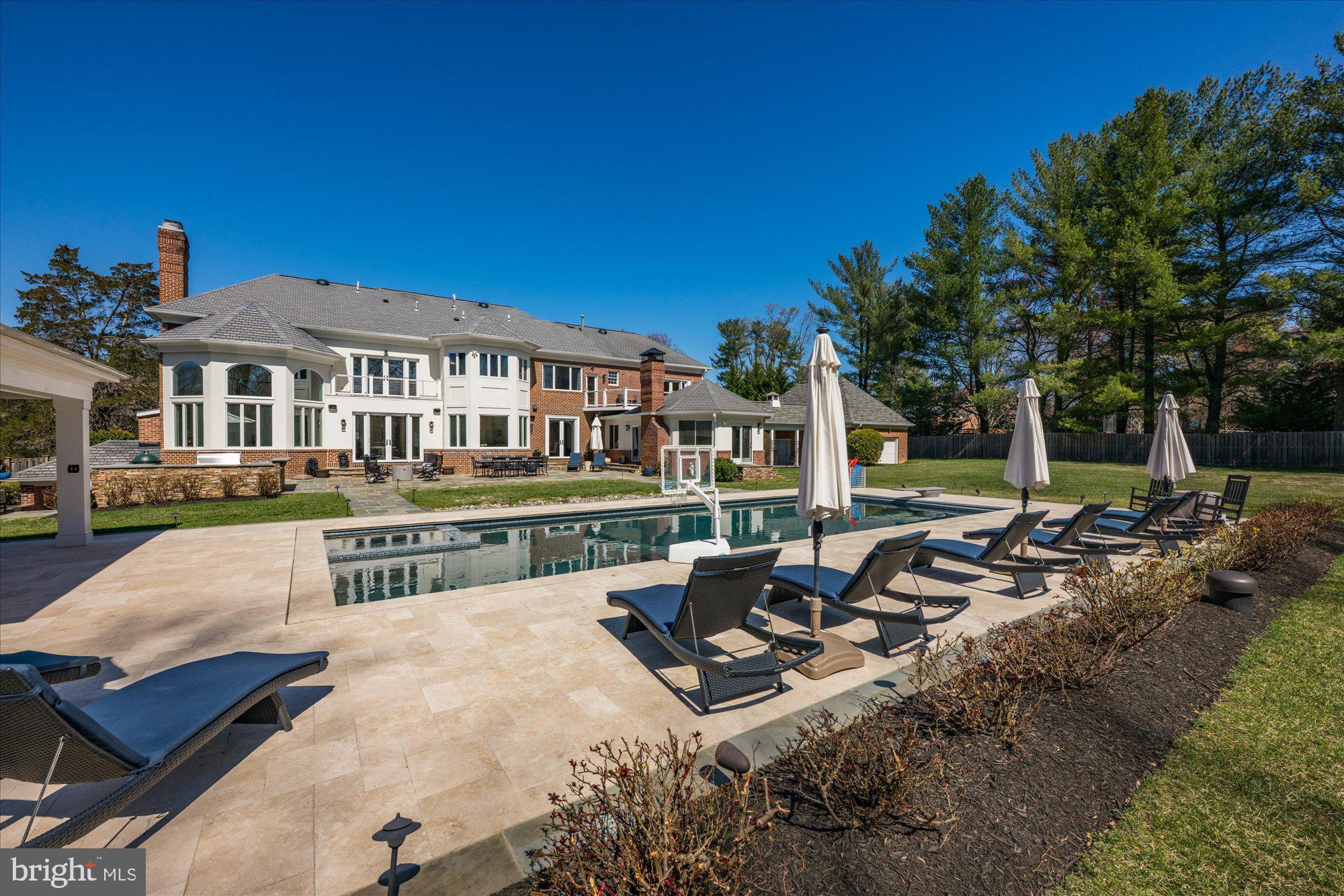 POTOMAC OUTSIDE - Residential