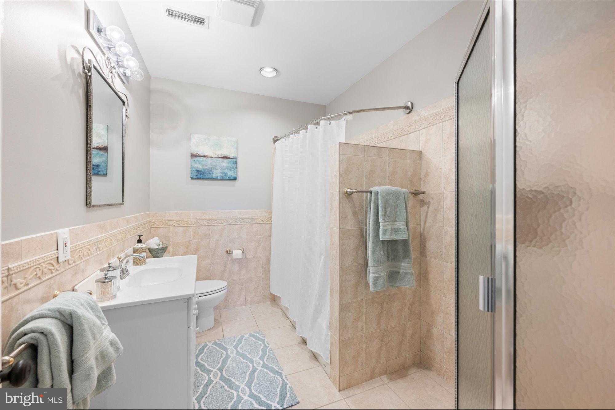 POTOMAC OUTSIDE - Residential