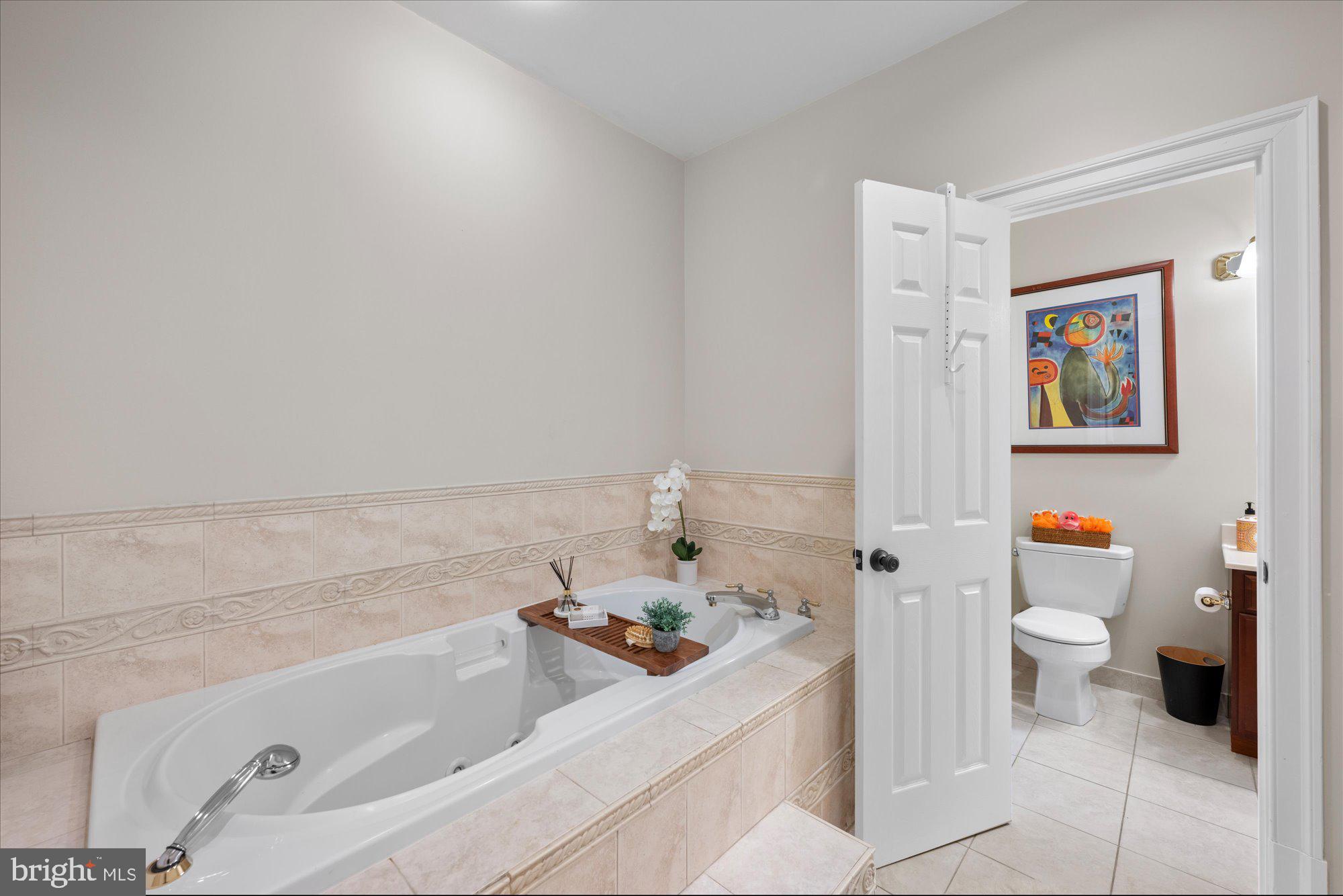 POTOMAC OUTSIDE - Residential