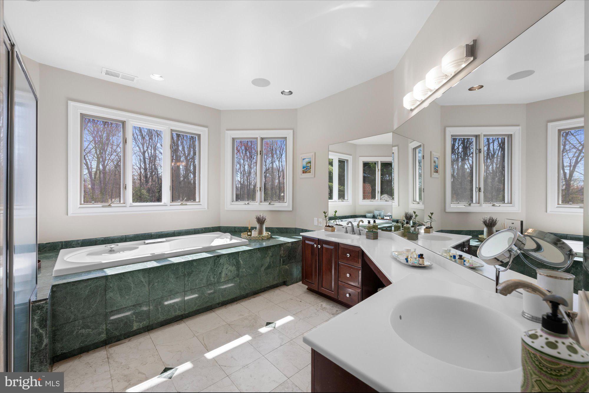 POTOMAC OUTSIDE - Residential