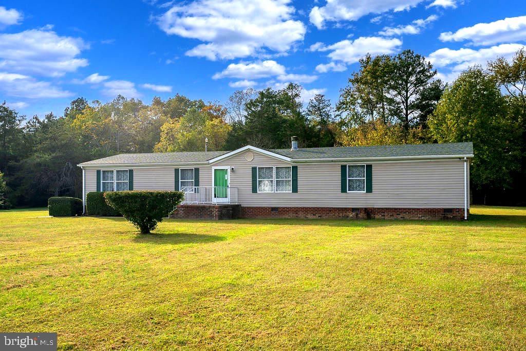 Photo of 325 Bowlers Road, TAPPAHANNOCK, VA 22560 (MLS # VAES2002062)