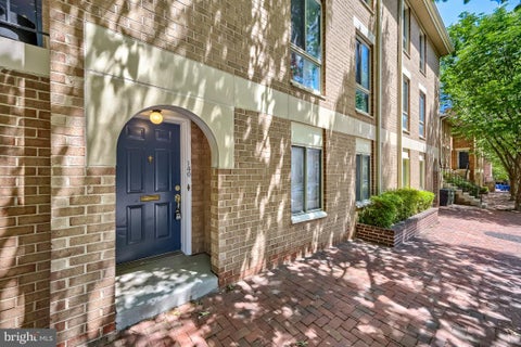 Condo For Sale - 140 W Barre Street<br/> BALTIMORE, MD 21201