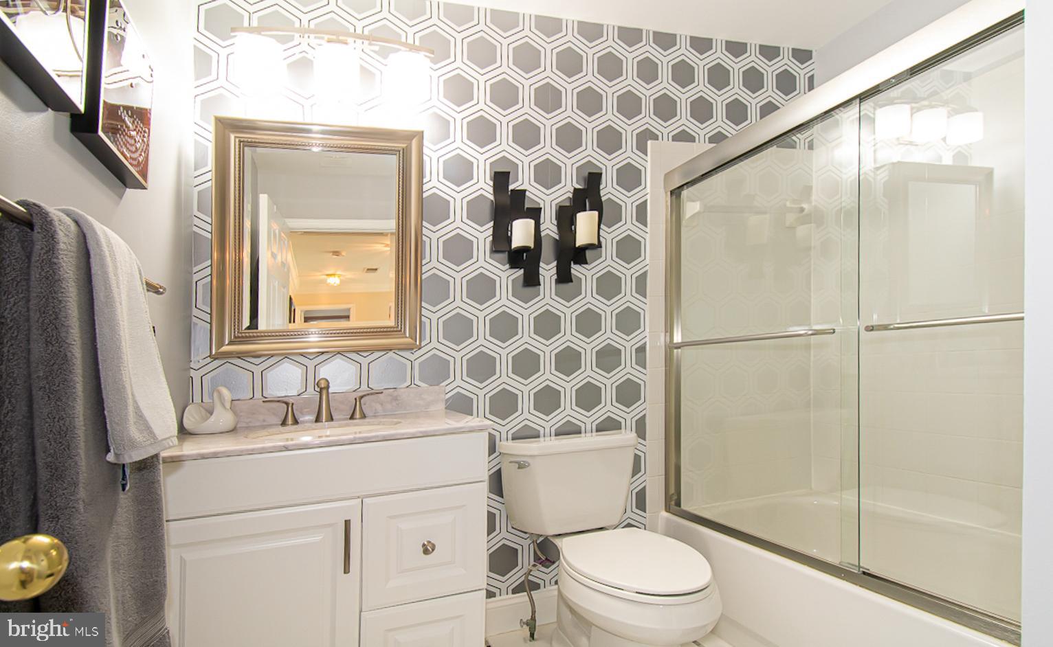 MAPLE CREEK - Residential