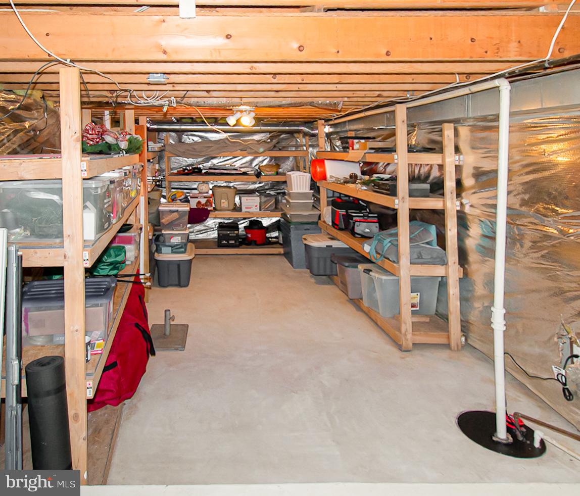 MAPLE CREEK - Residential