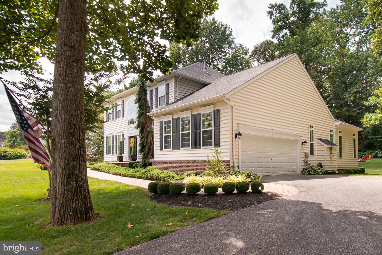 MAPLE CREEK - Residential