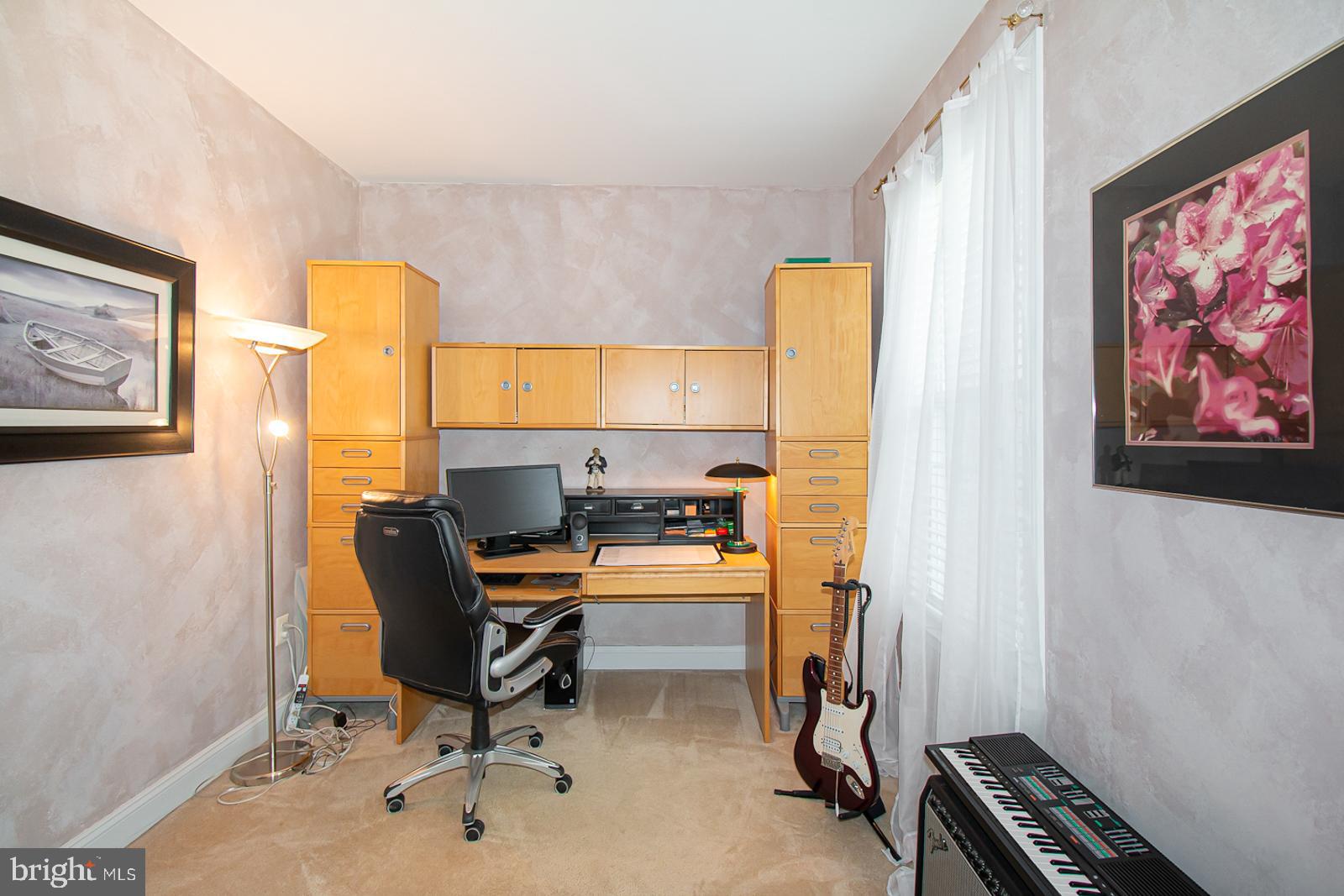 MAPLE CREEK - Residential