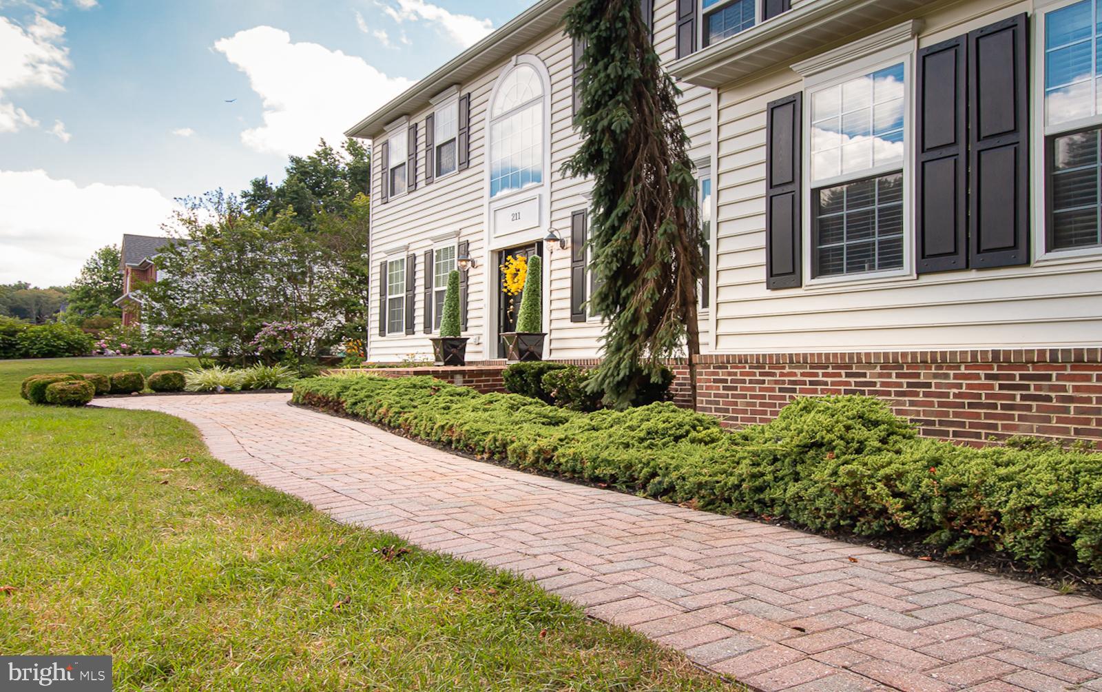 MAPLE CREEK - Residential