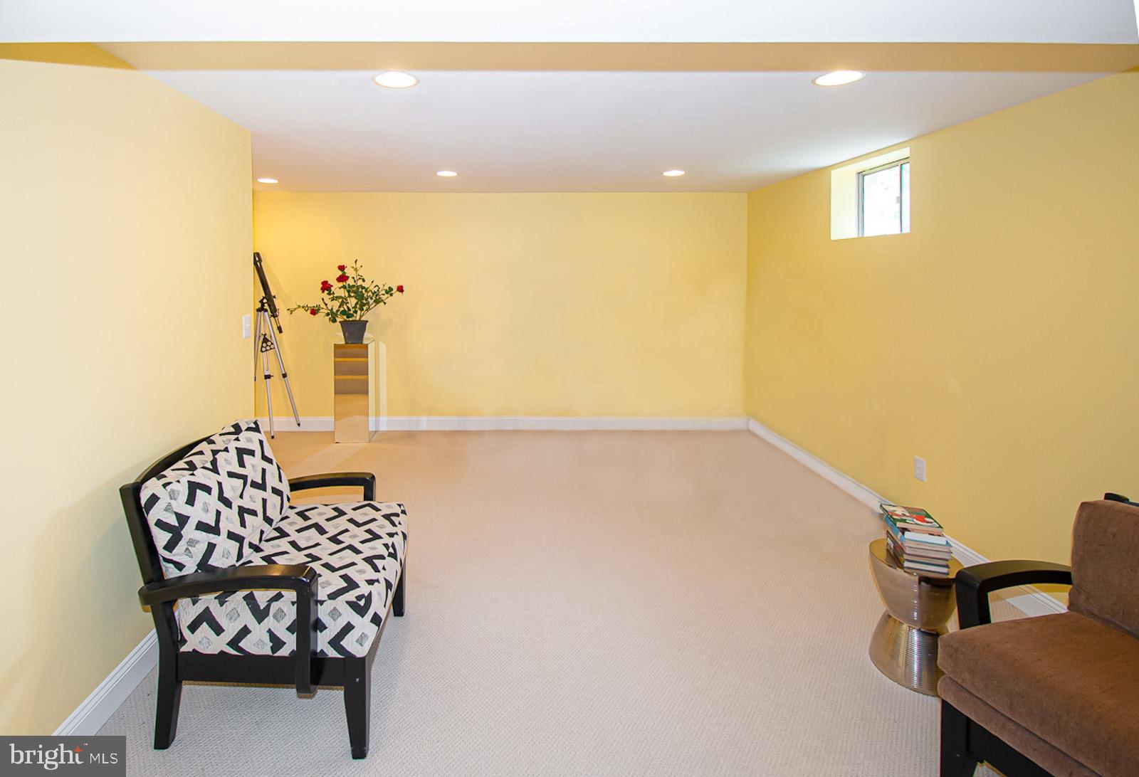 MAPLE CREEK - Residential