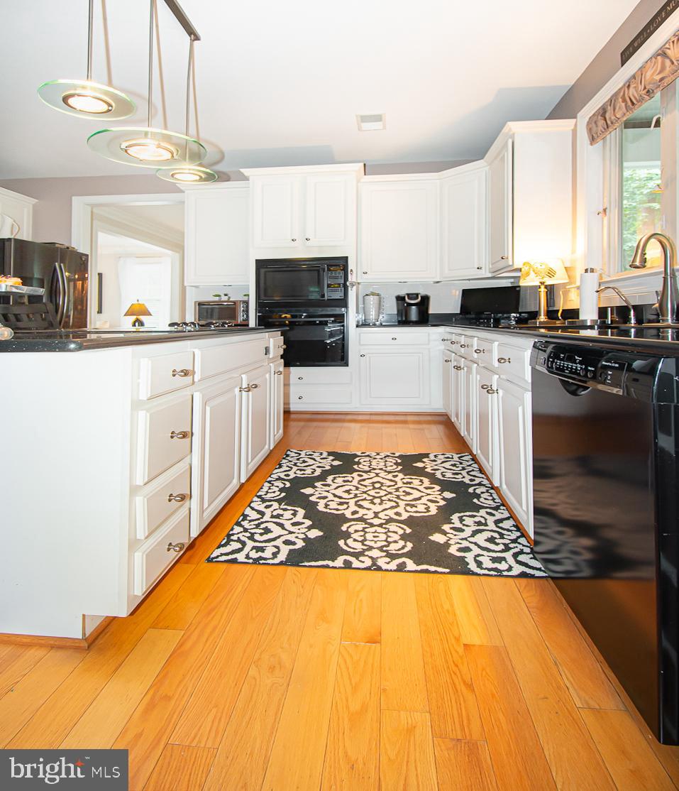 MAPLE CREEK - Residential