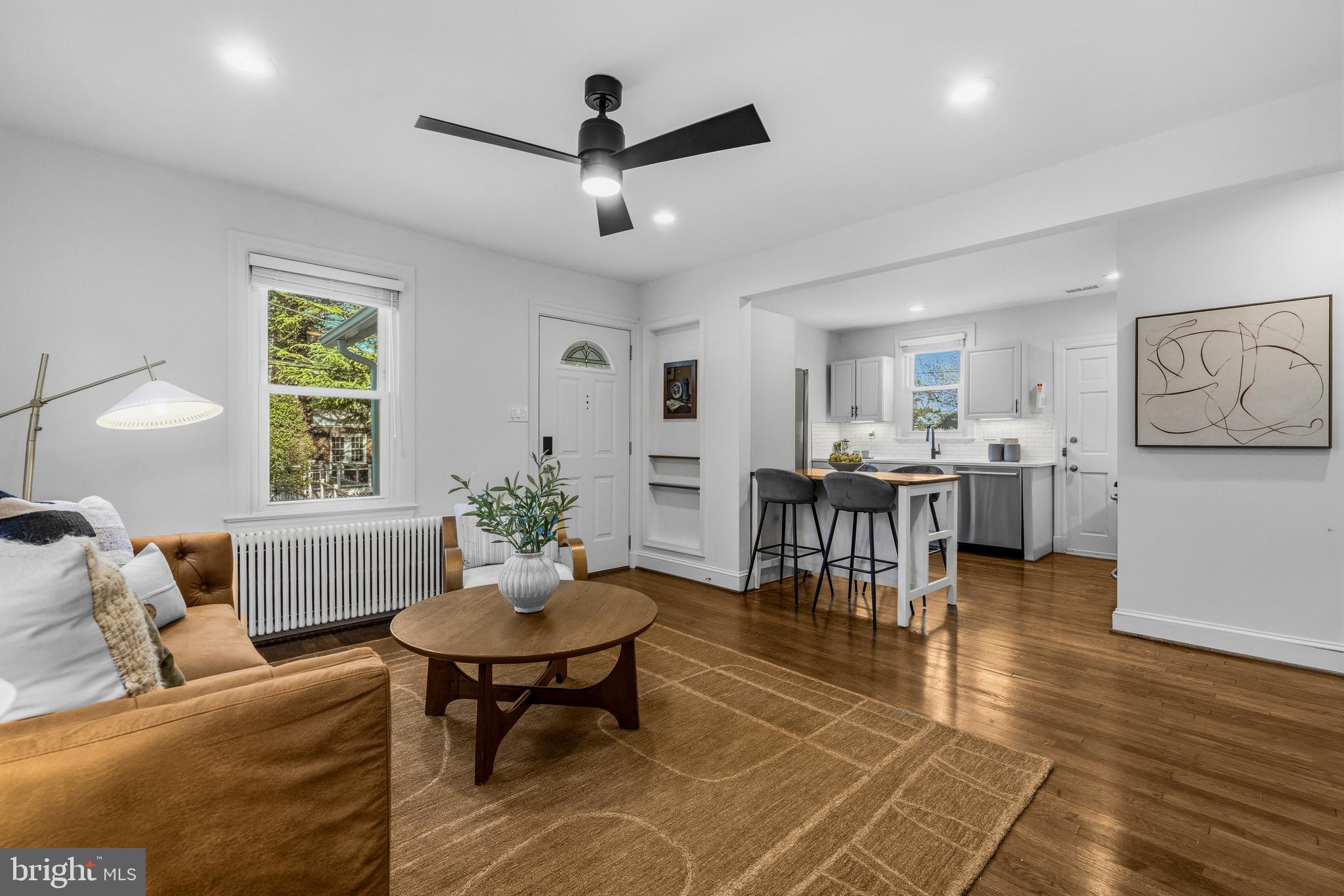 3731 OAKVIEW TERRACE NE