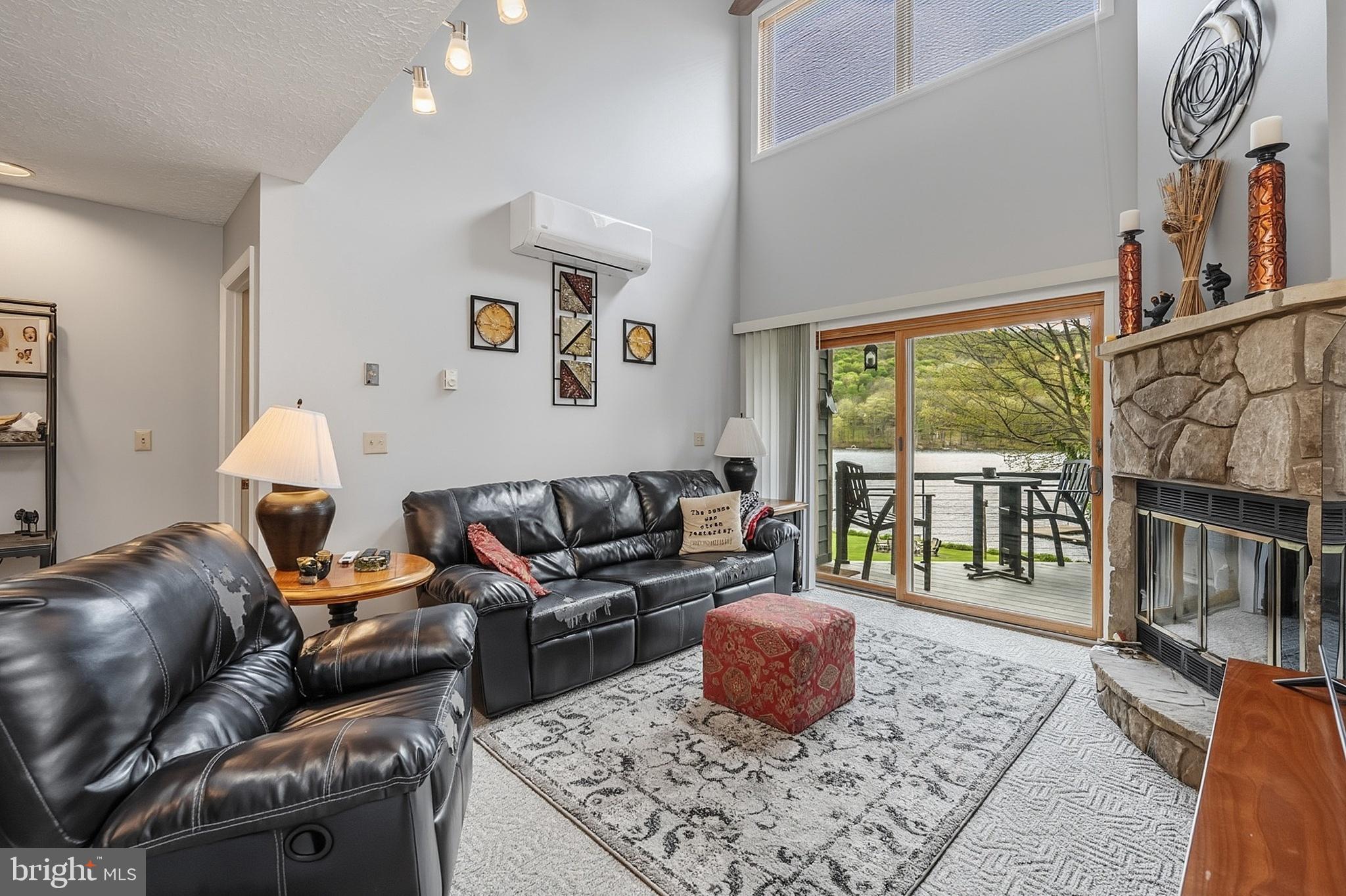 PINEBREEZE - Residential