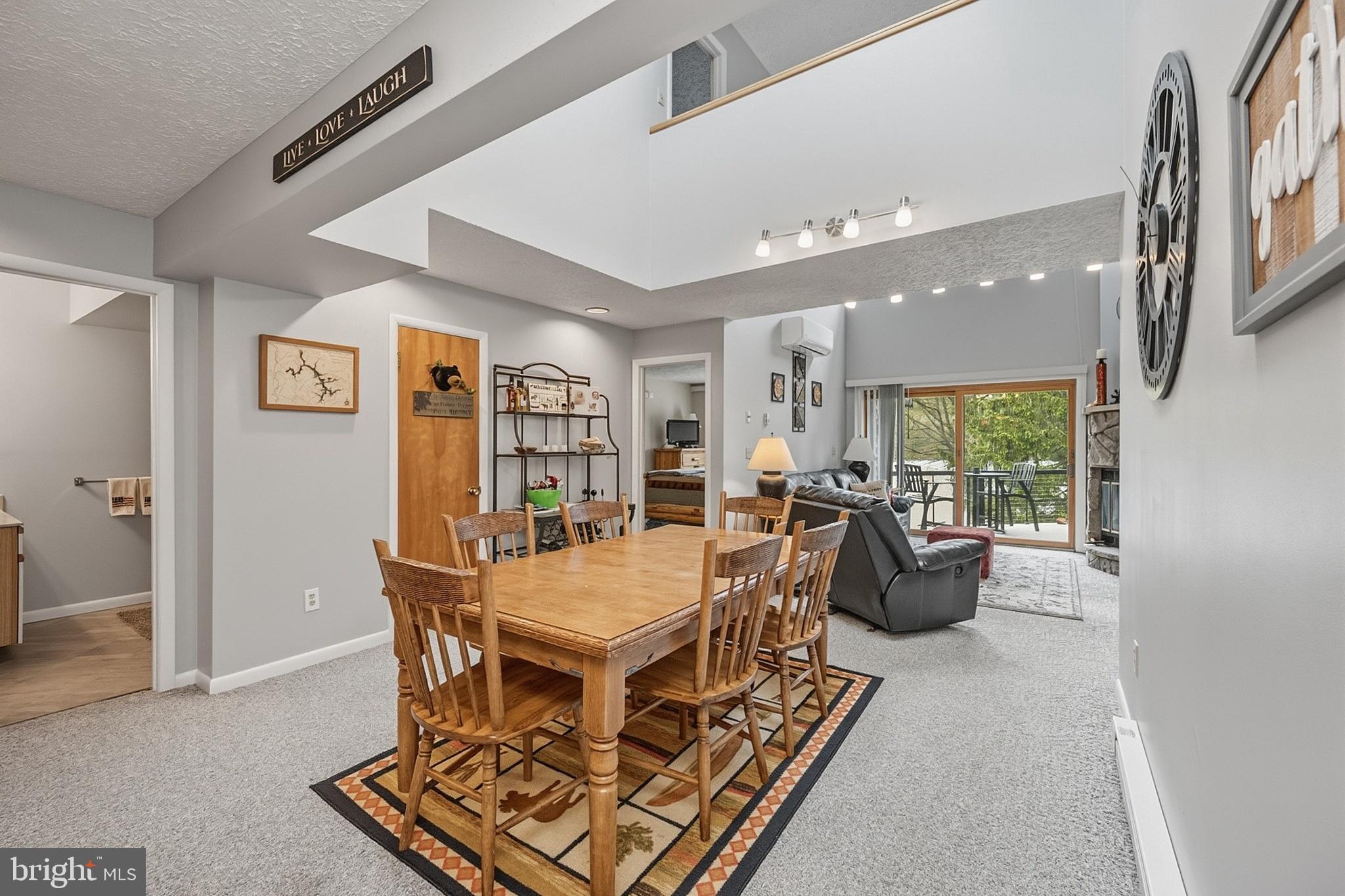 PINEBREEZE - Residential