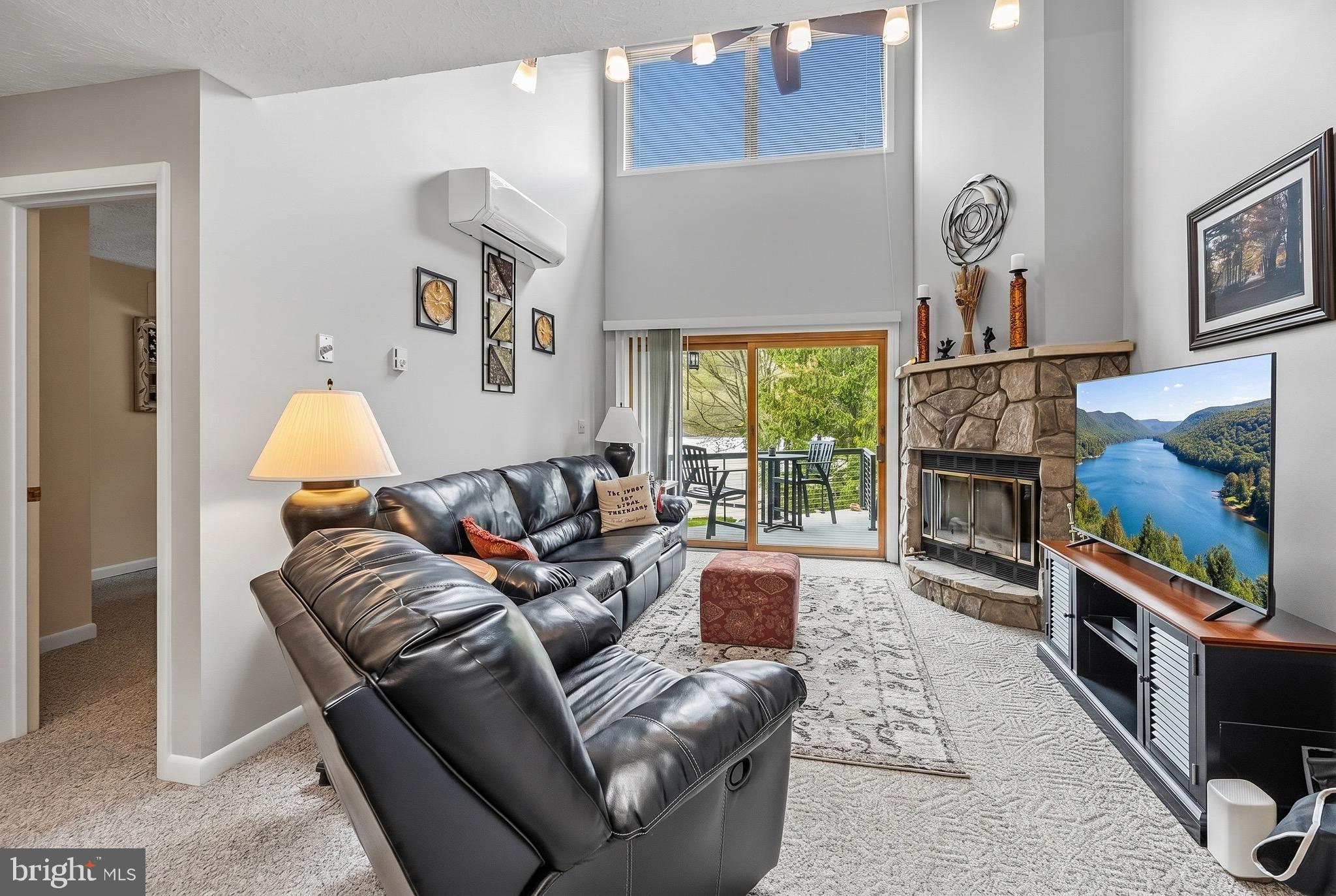 PINEBREEZE - Residential