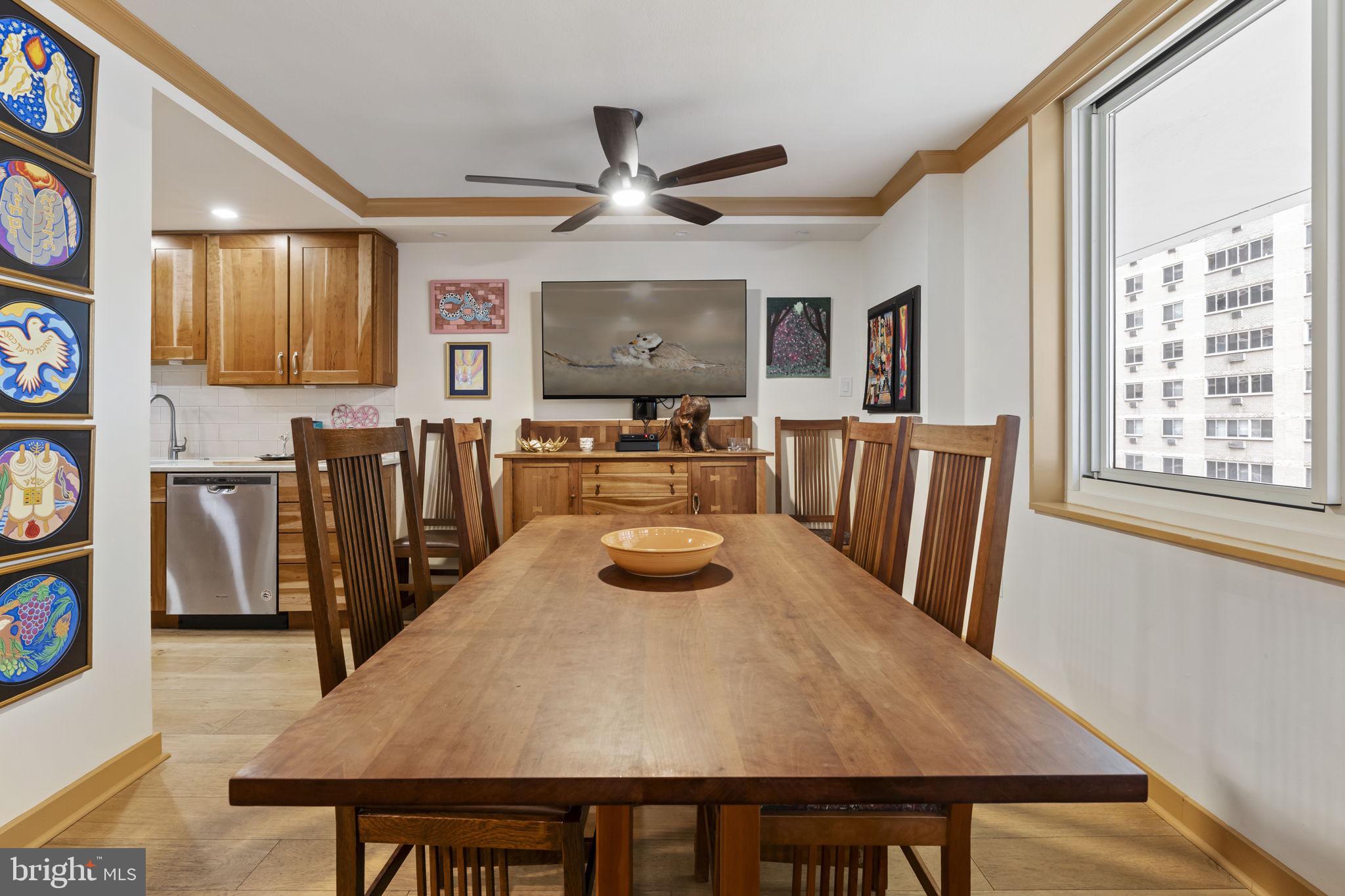 LOGAN SQUARE - Residential