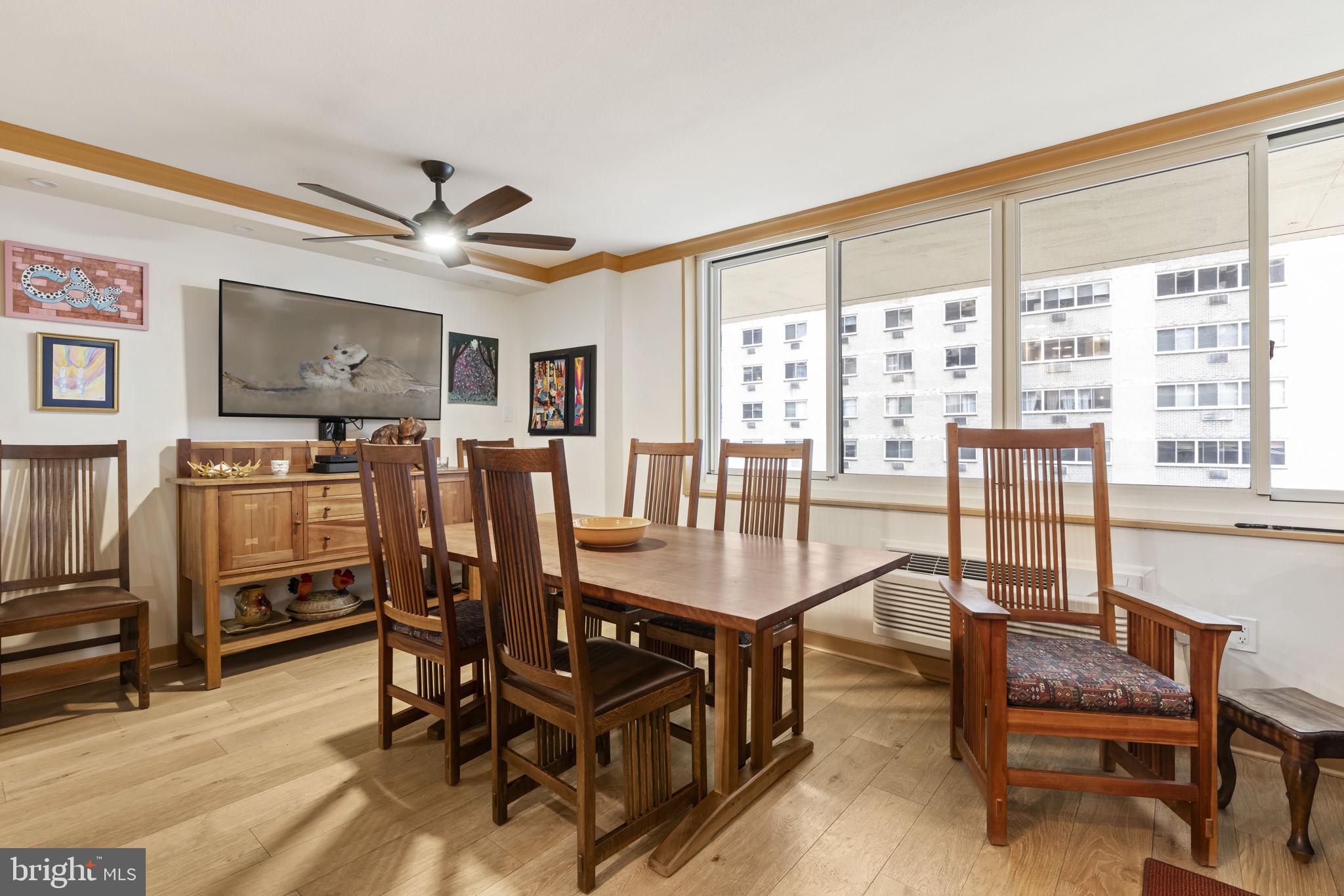 LOGAN SQUARE - Residential