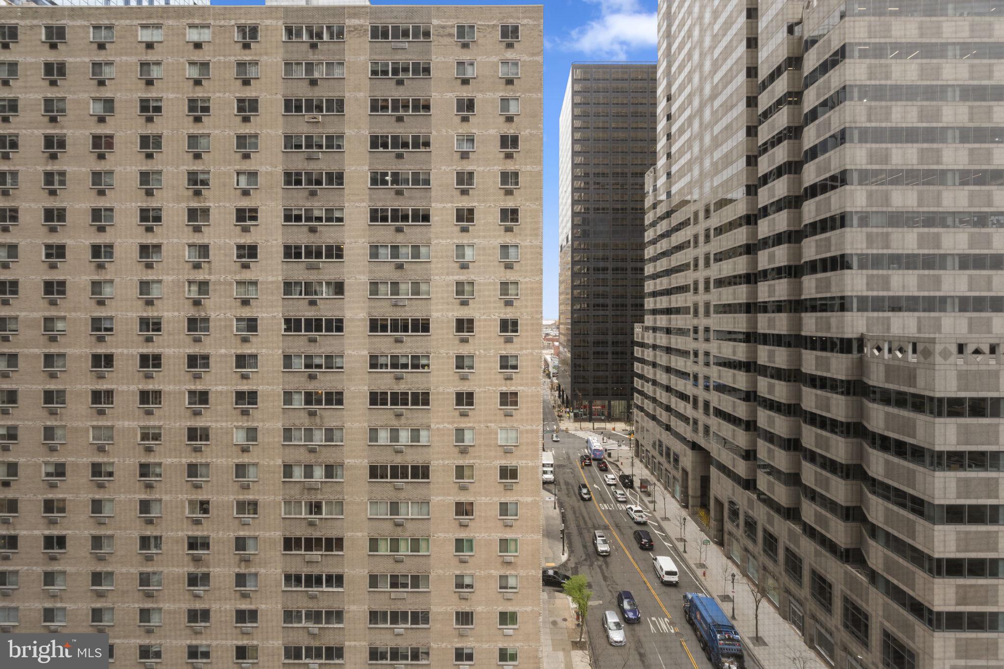 LOGAN SQUARE - Residential