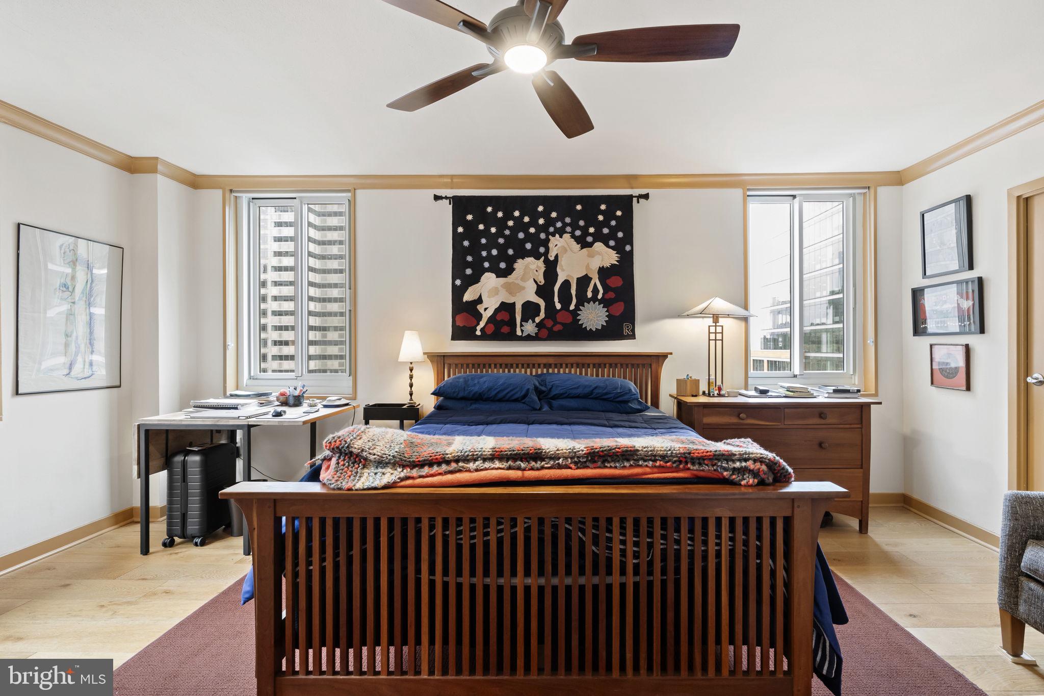 LOGAN SQUARE - Residential