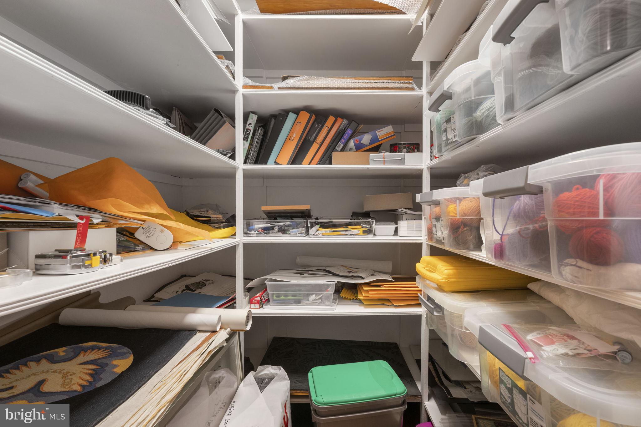 LOGAN SQUARE - Residential