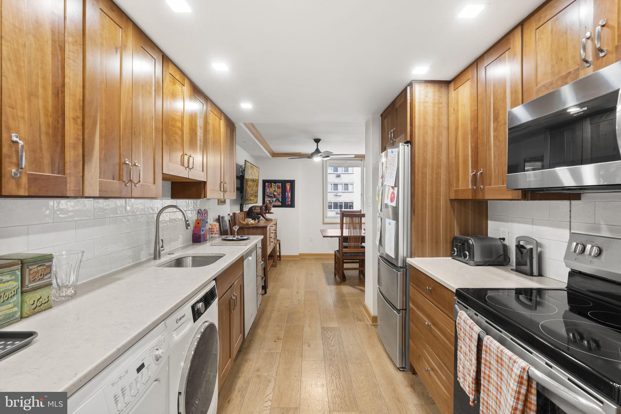 1901 JOHN F KENNEDY BOULEVARD 1020