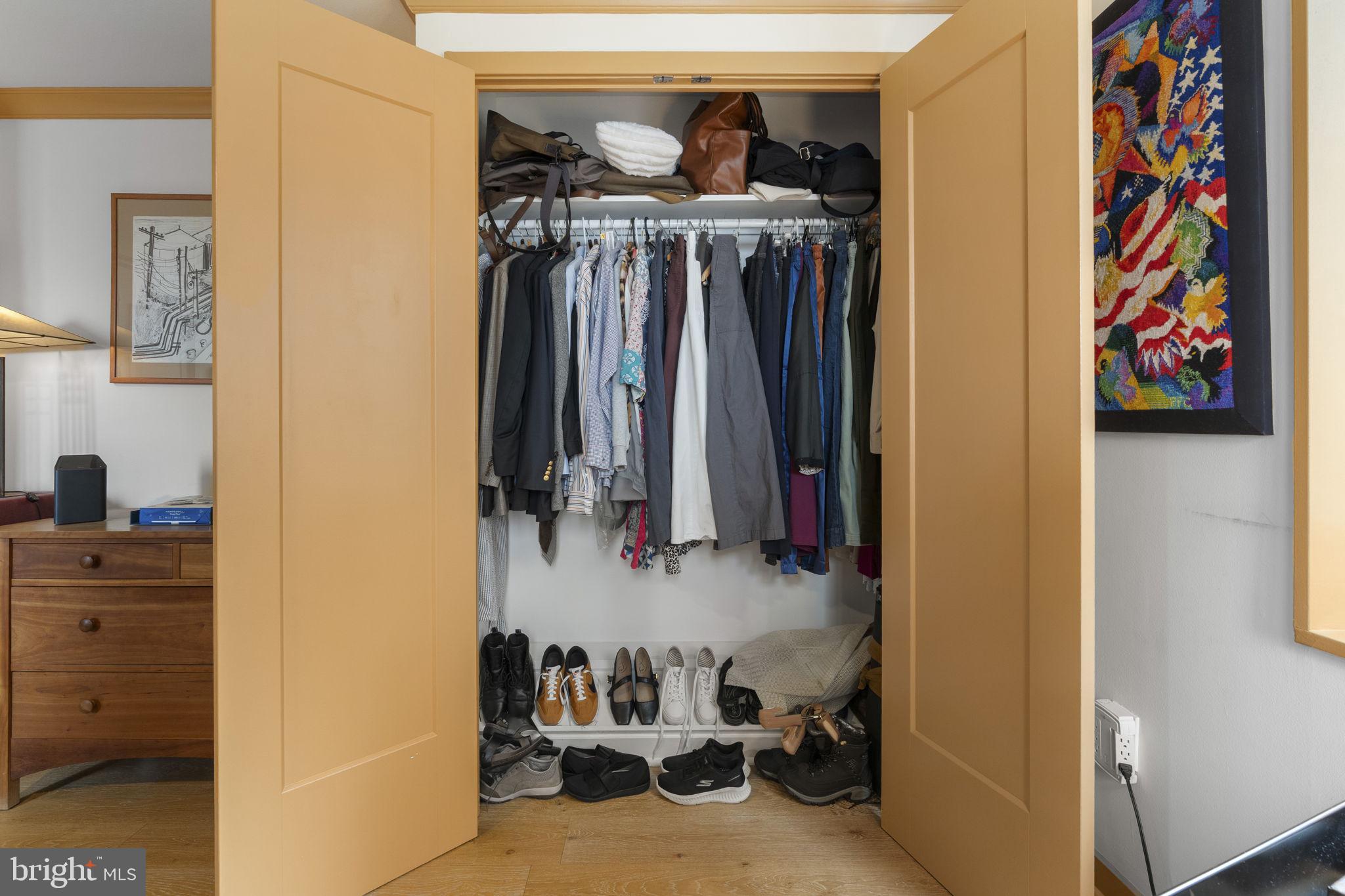 LOGAN SQUARE - Residential