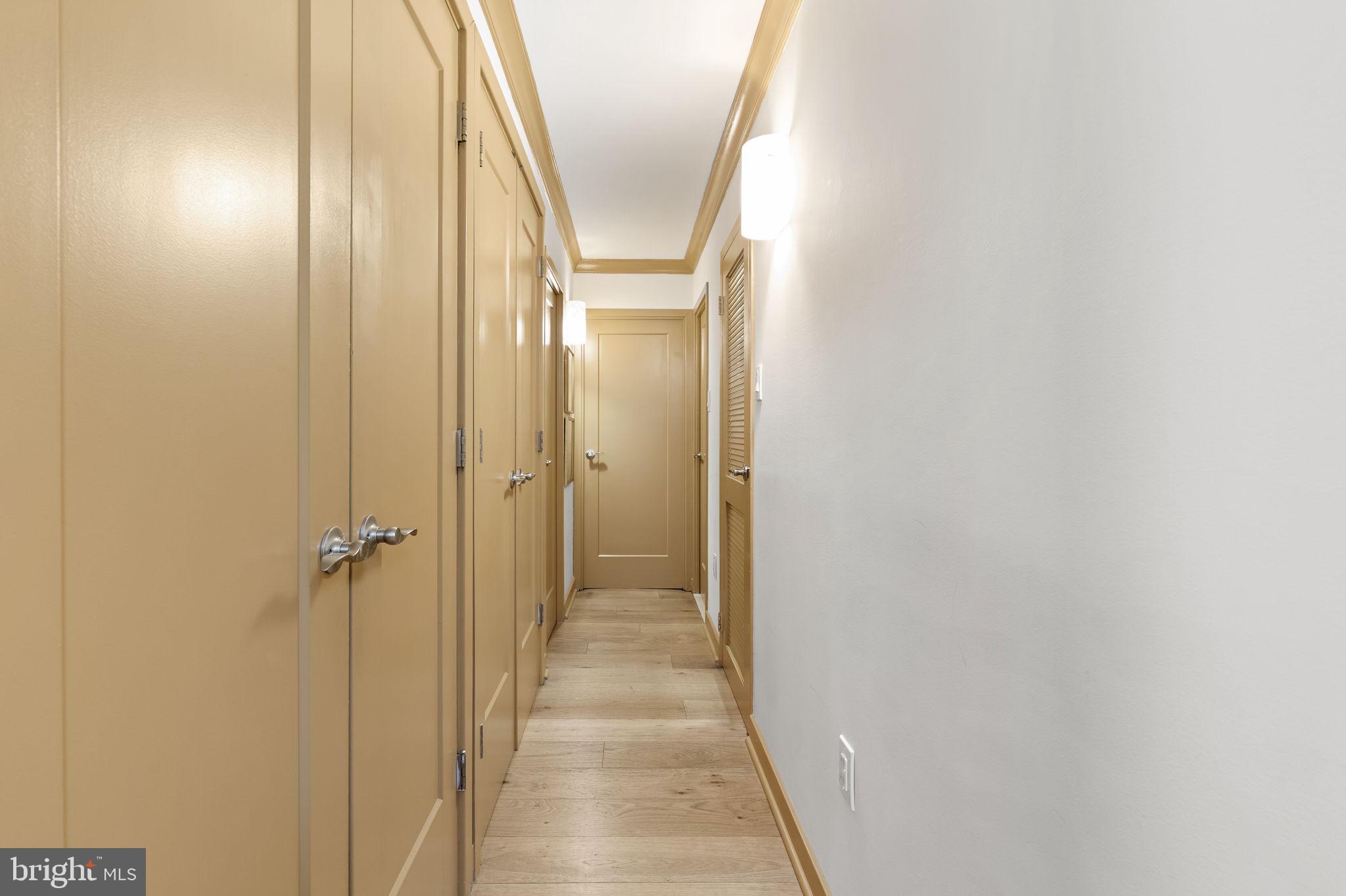 LOGAN SQUARE - Residential