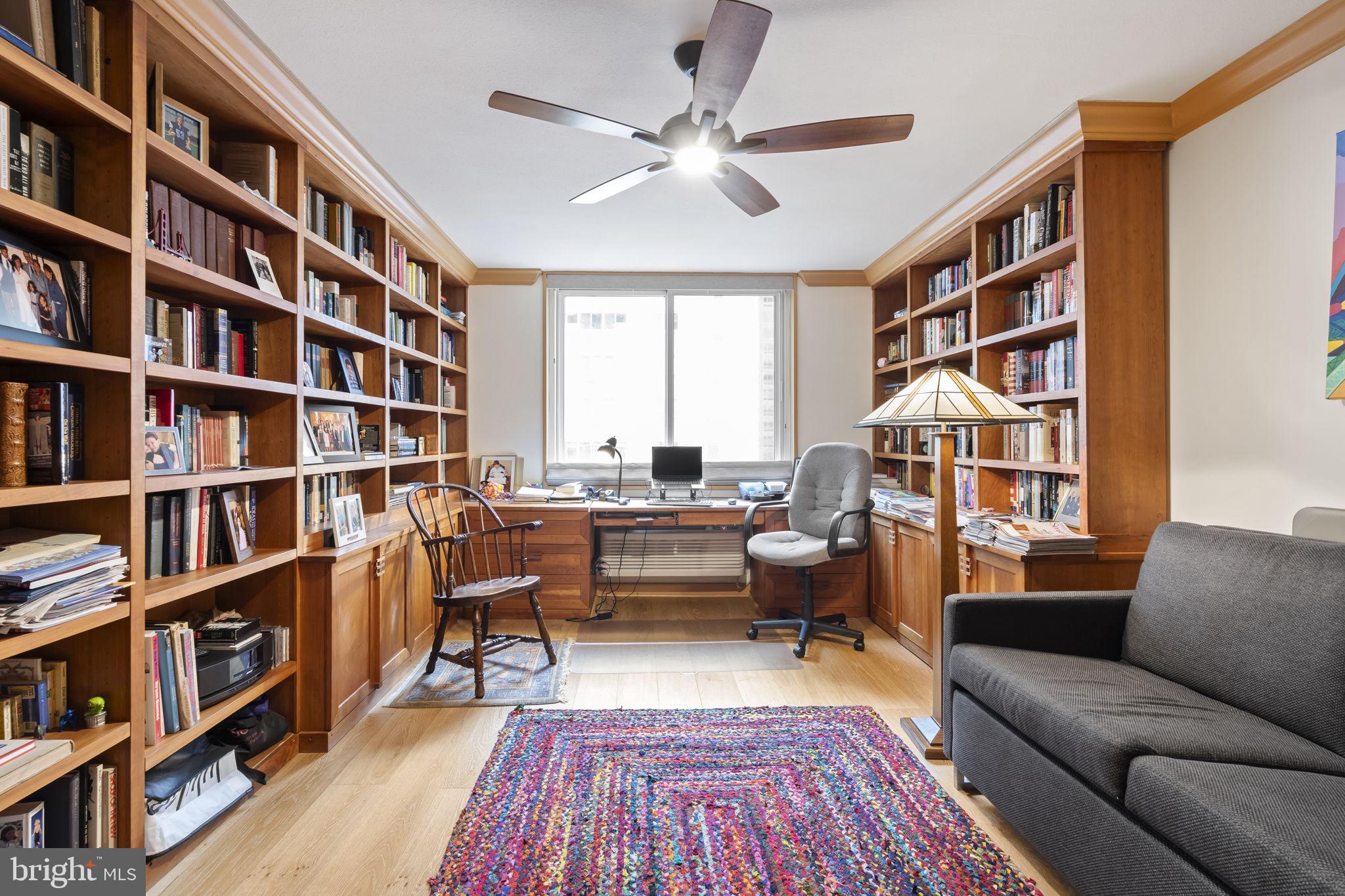 LOGAN SQUARE - Residential