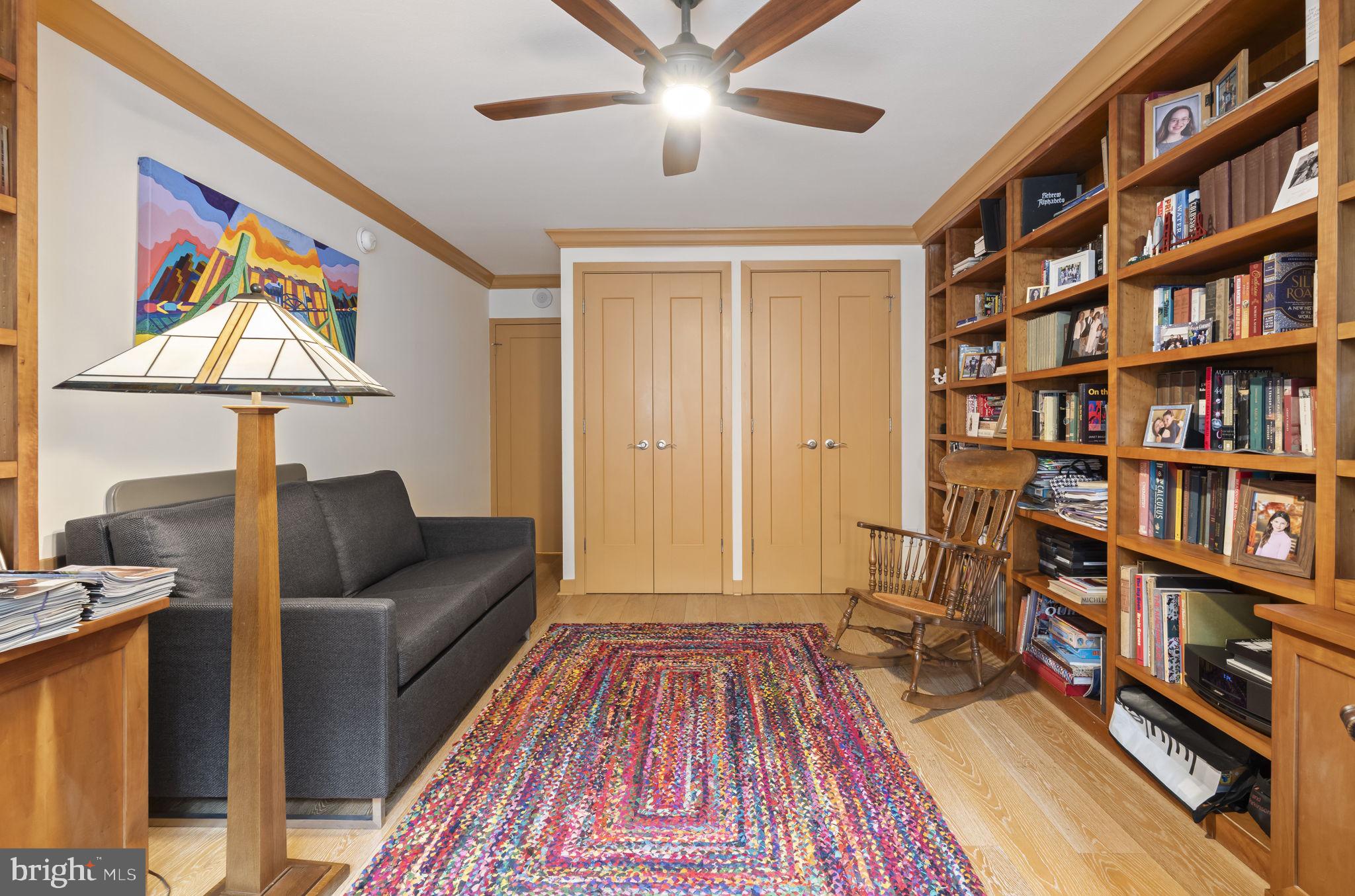 LOGAN SQUARE - Residential