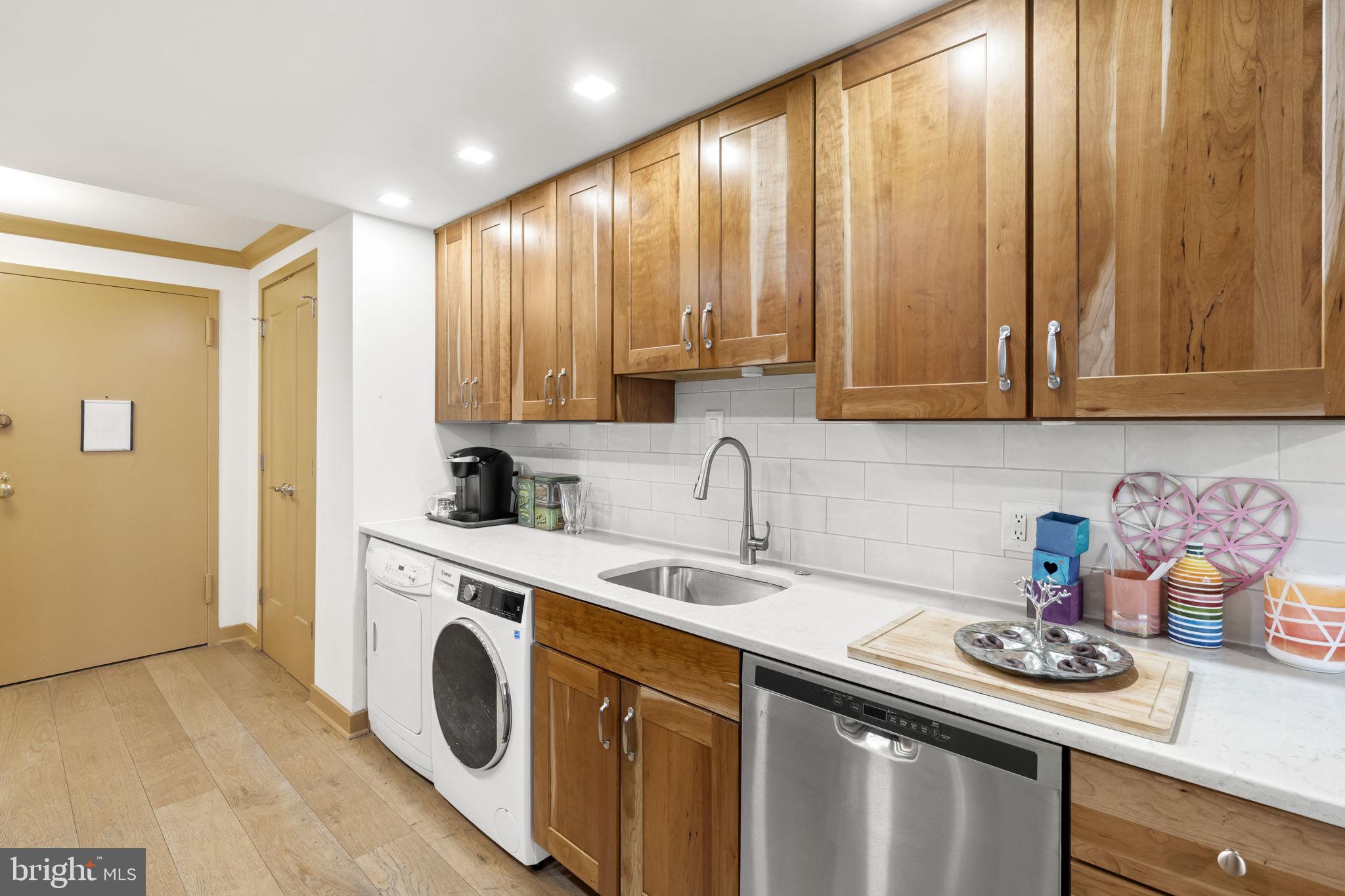 1901 JOHN F KENNEDY BOULEVARD 1020