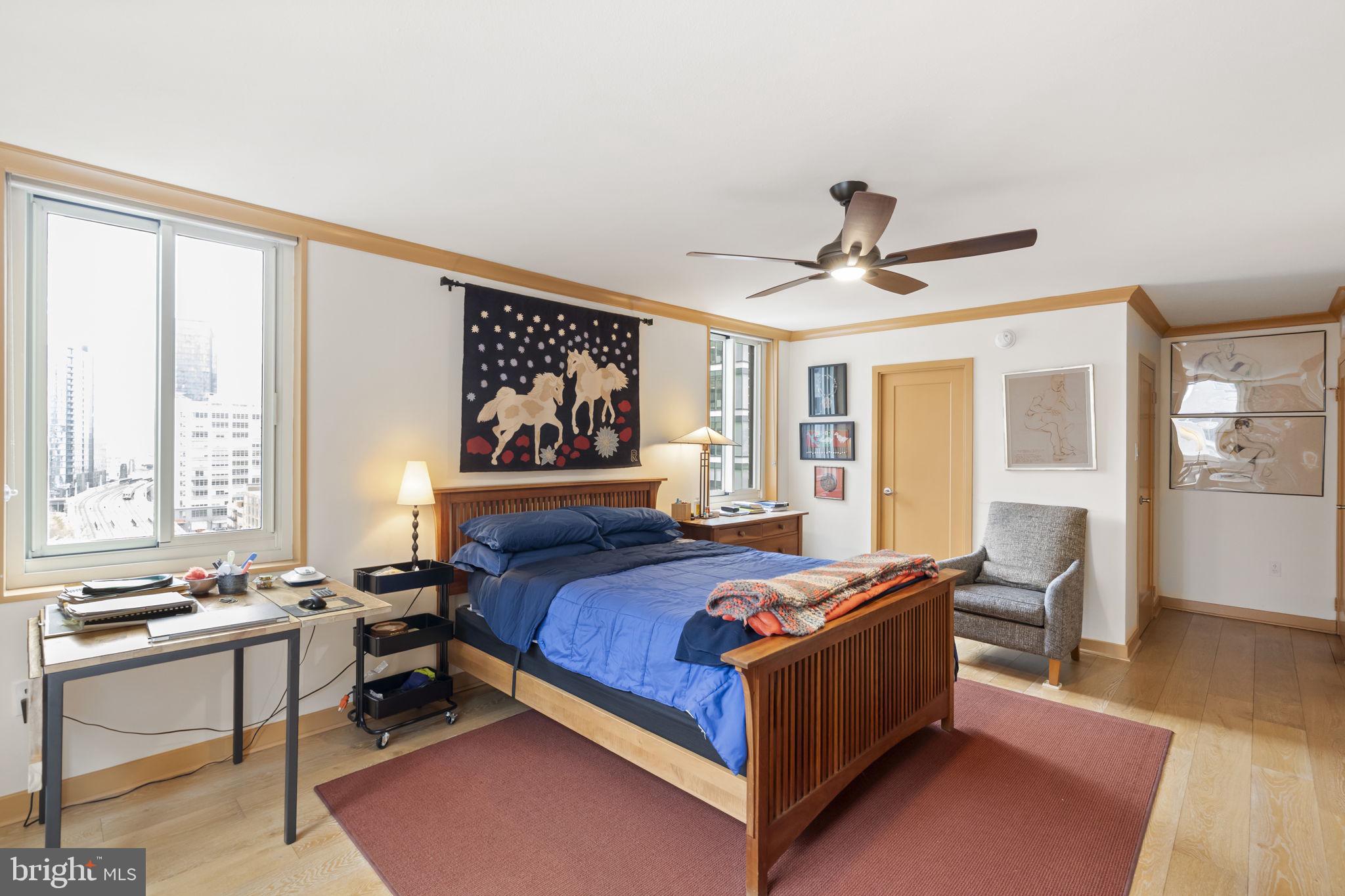 LOGAN SQUARE - Residential