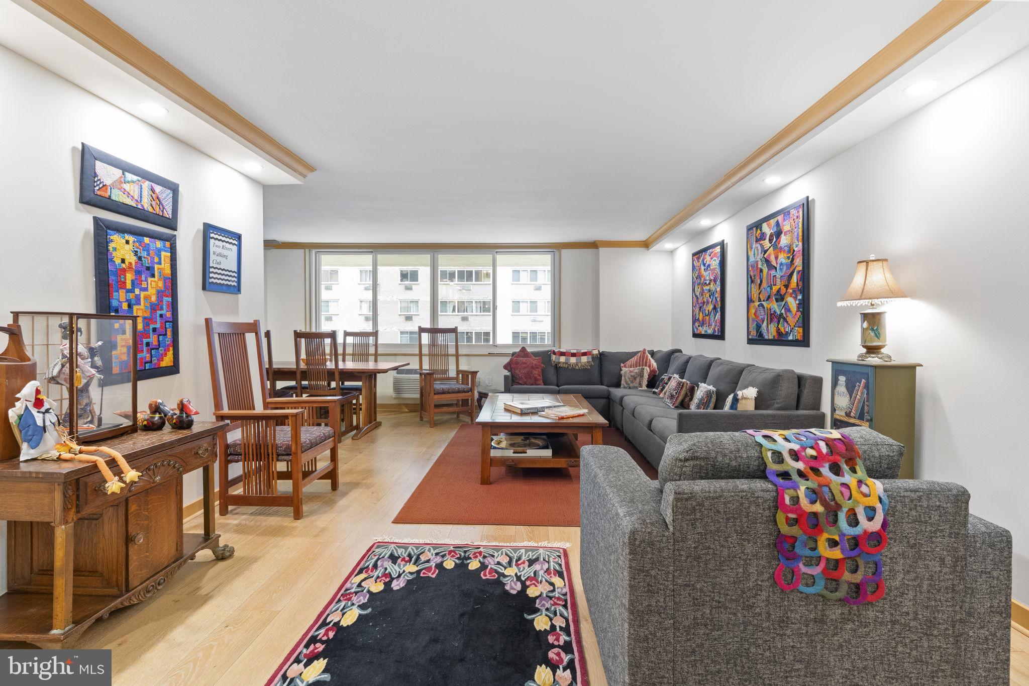 LOGAN SQUARE - Residential