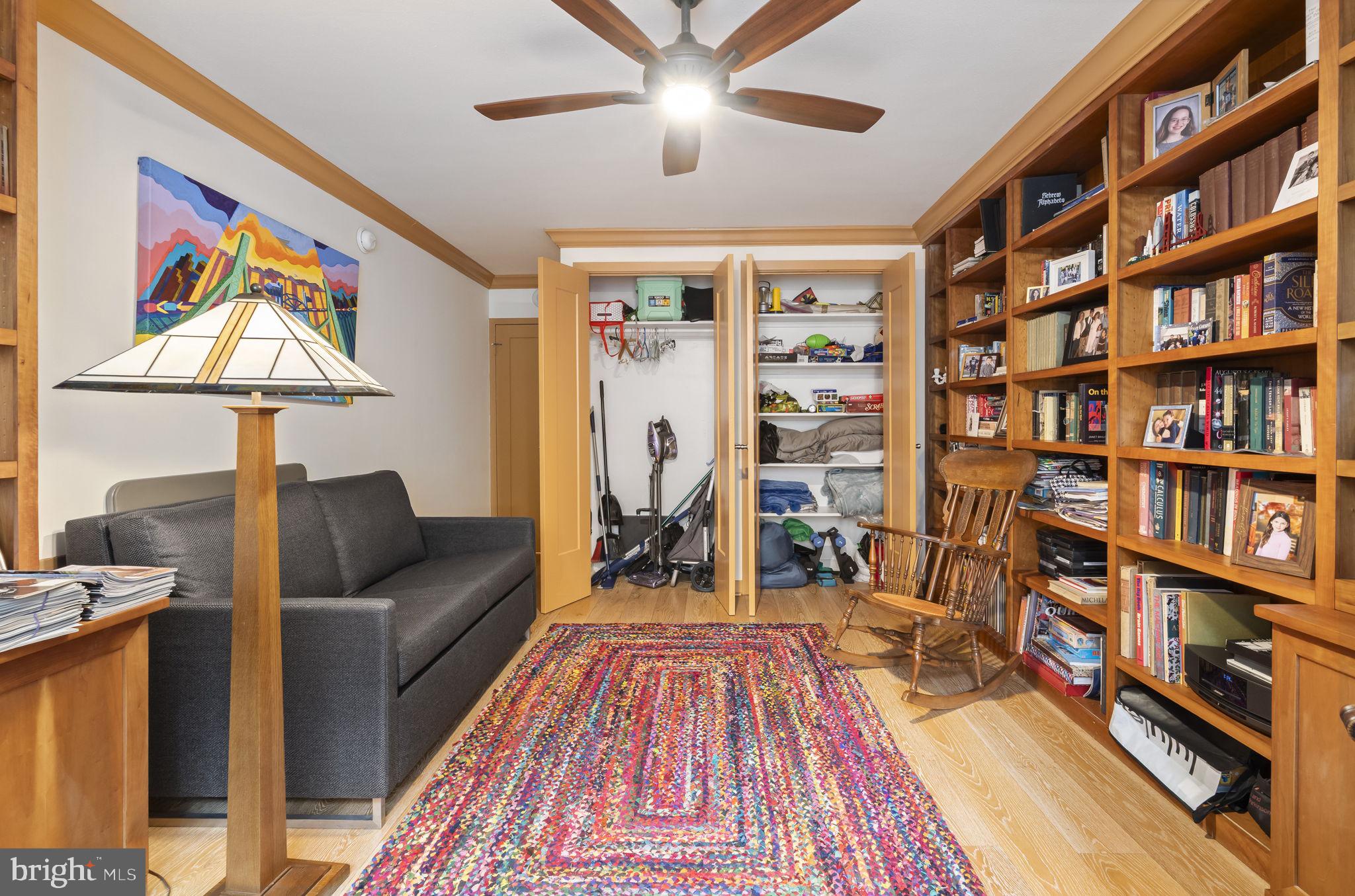 LOGAN SQUARE - Residential