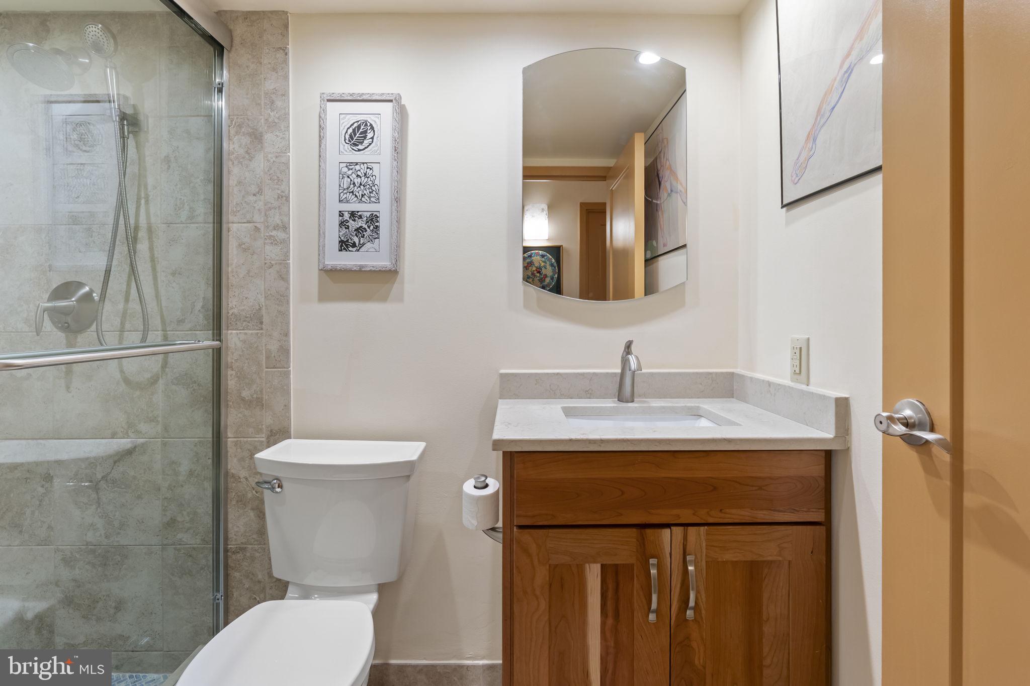 LOGAN SQUARE - Residential