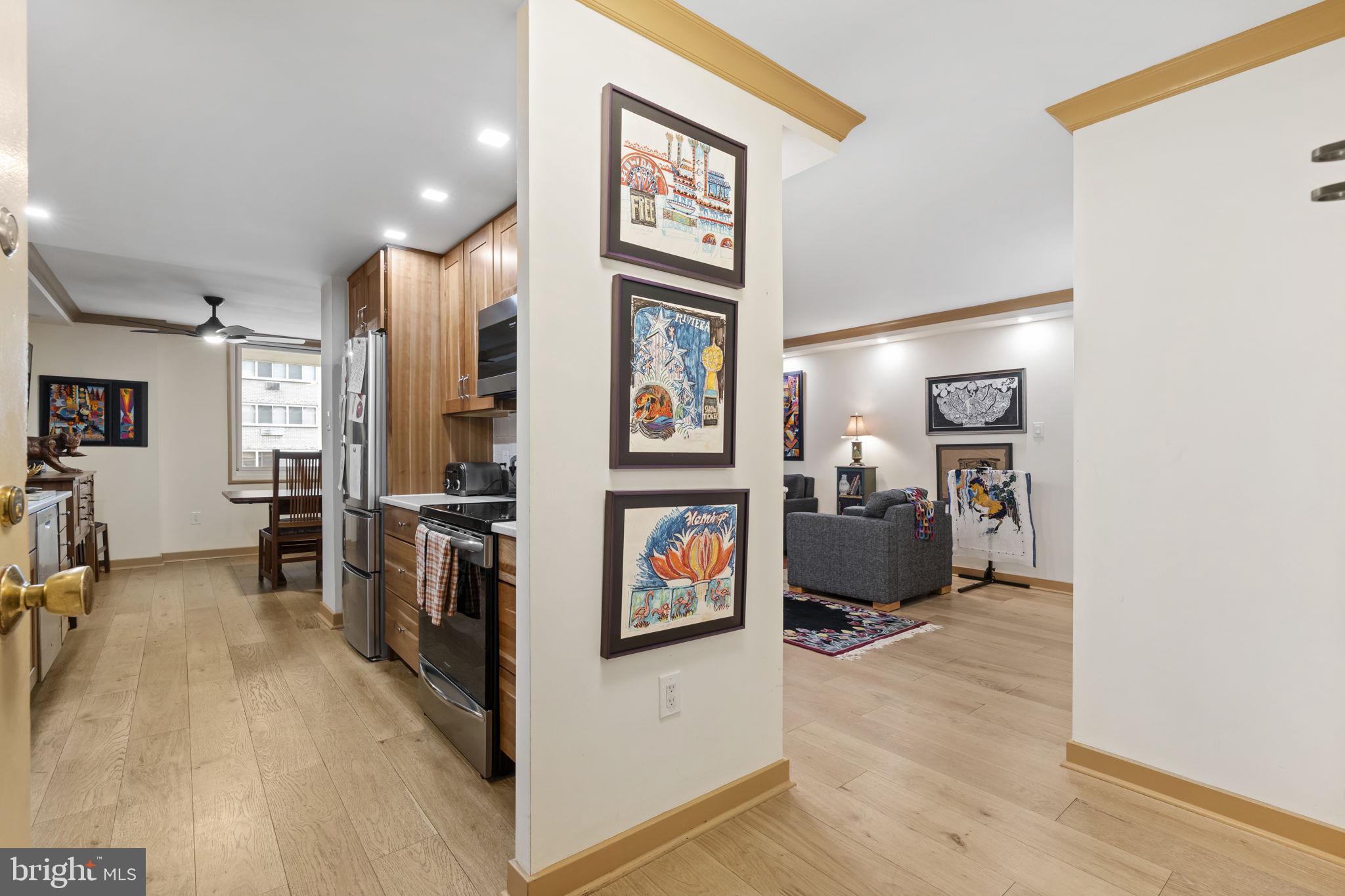 LOGAN SQUARE - Residential