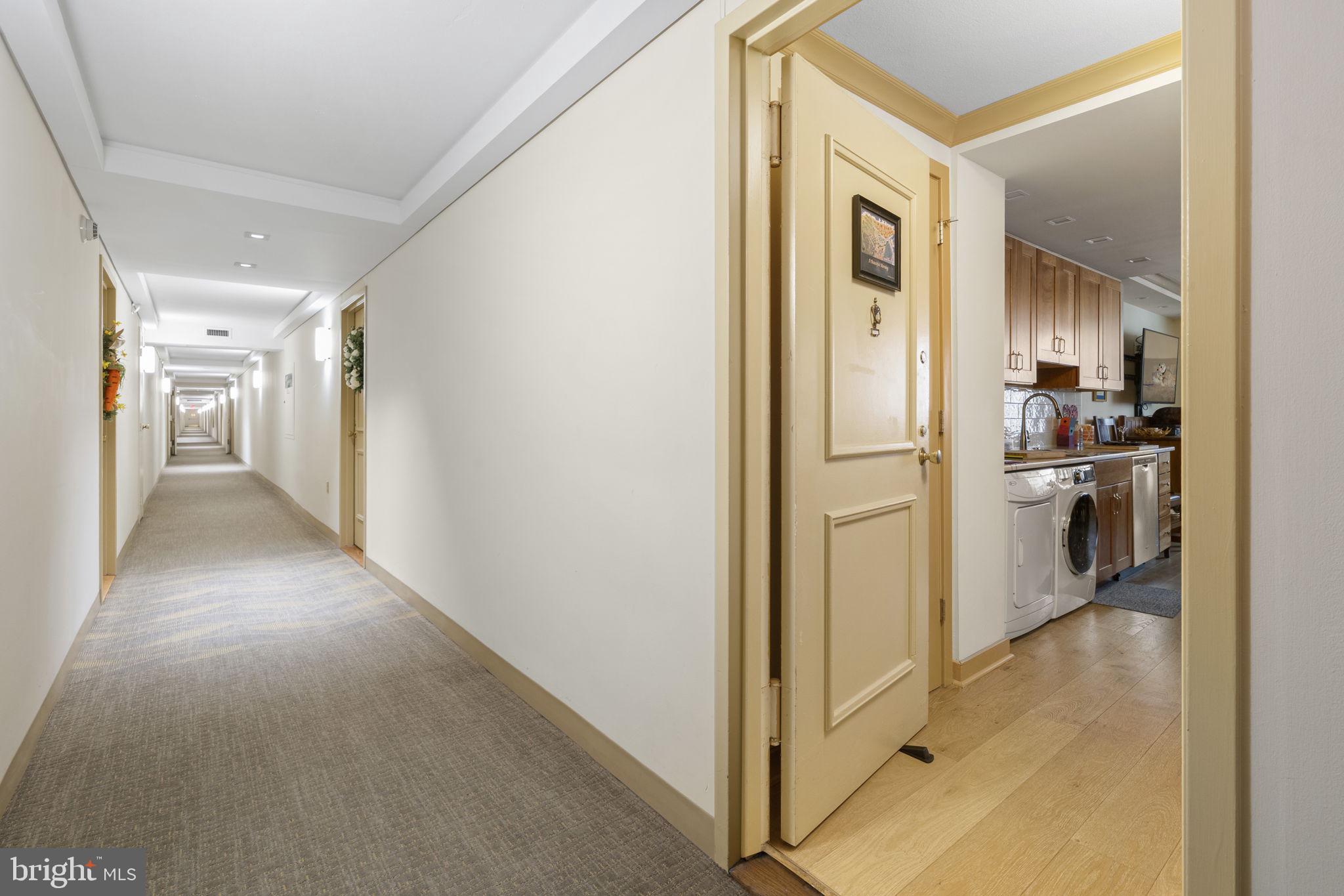 LOGAN SQUARE - Residential