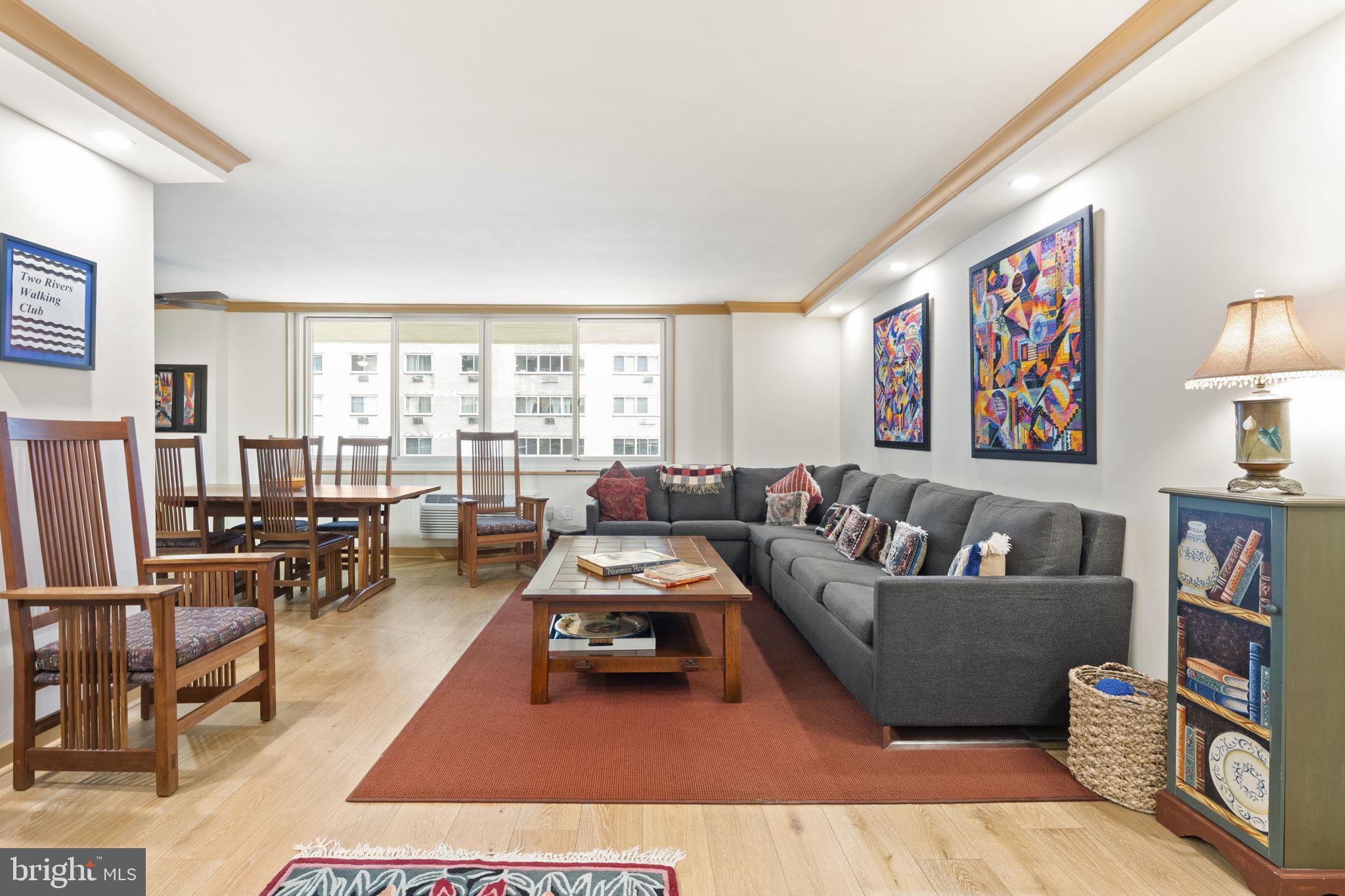 LOGAN SQUARE - Residential