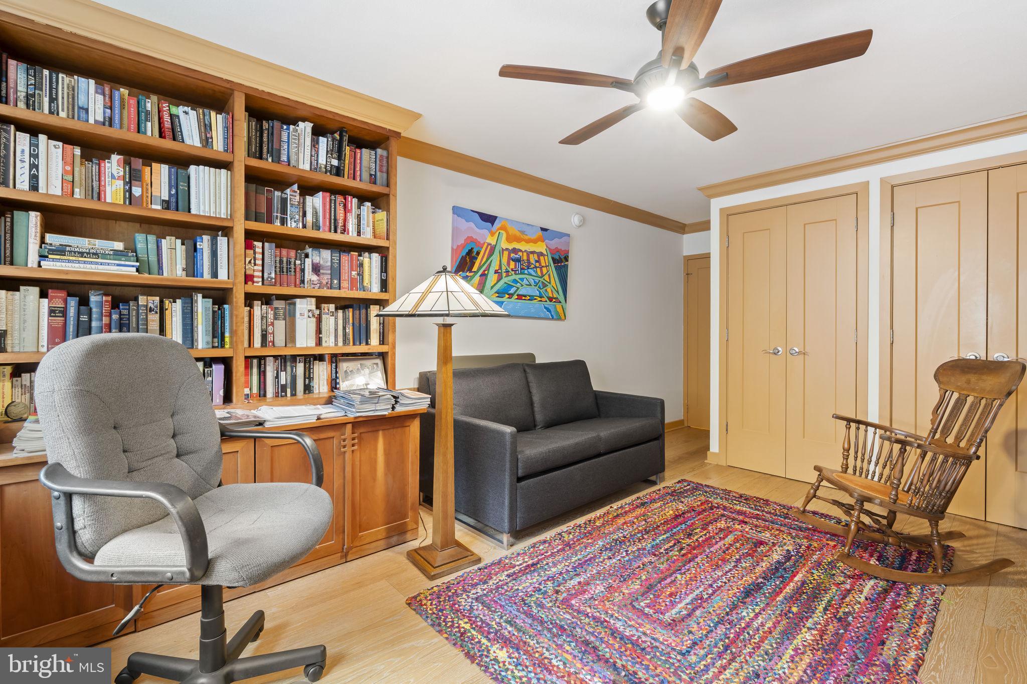 LOGAN SQUARE - Residential