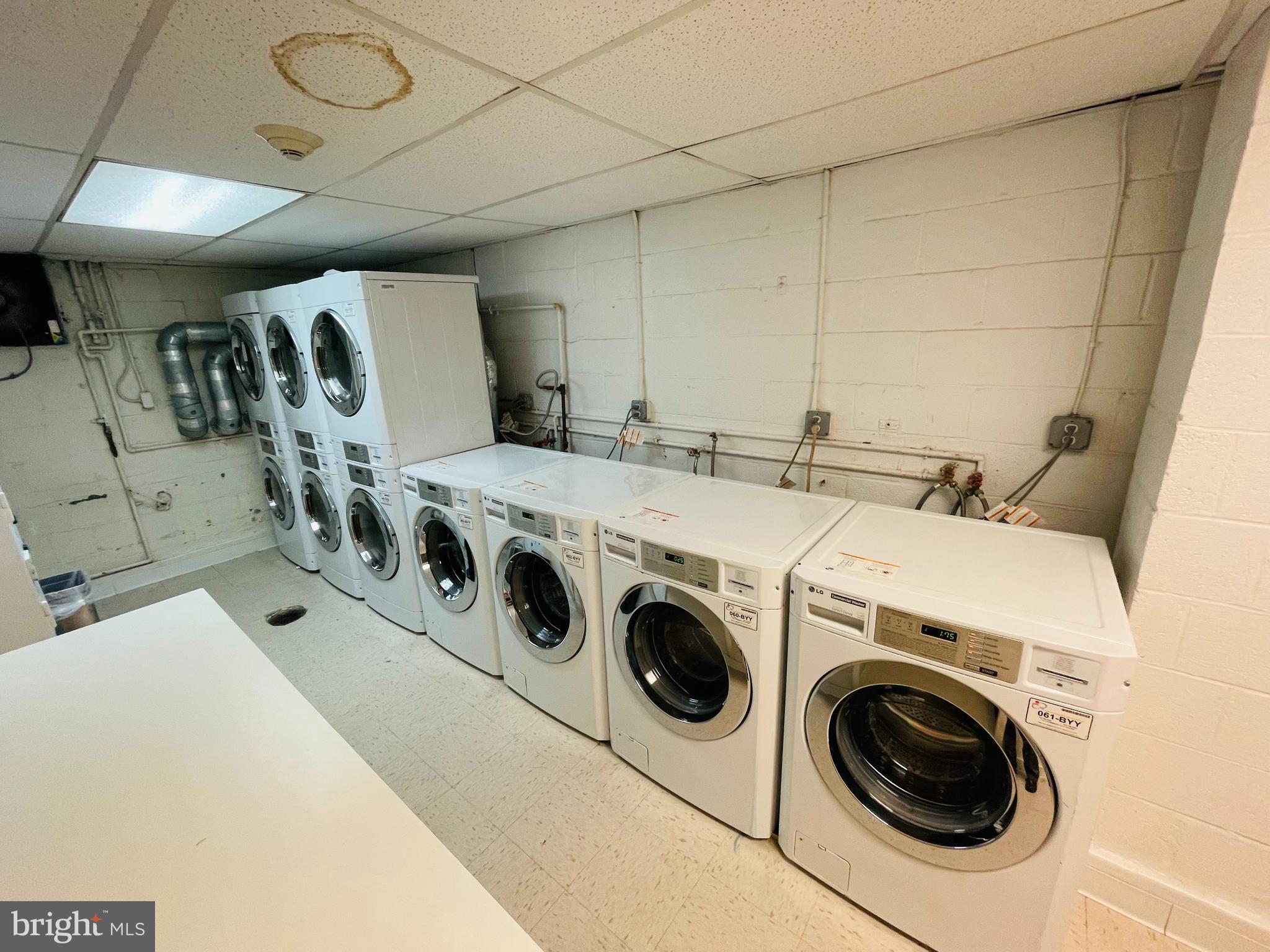 COURTHOUSE - Residential Lease