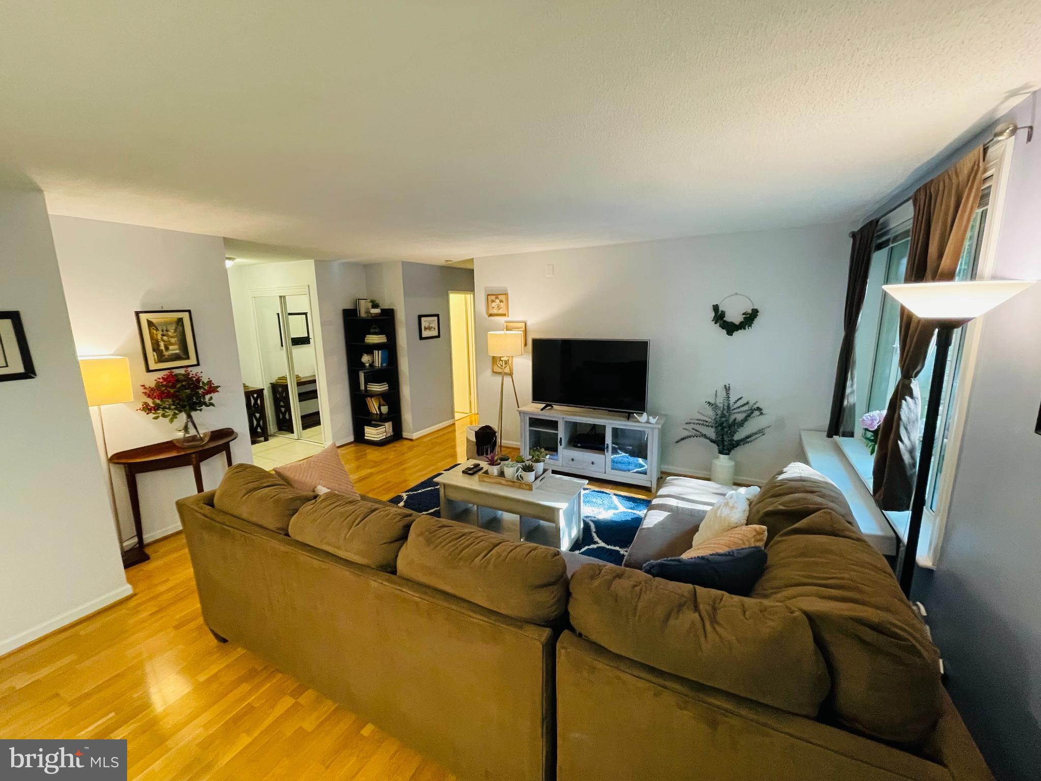 COURTHOUSE - Residential Lease