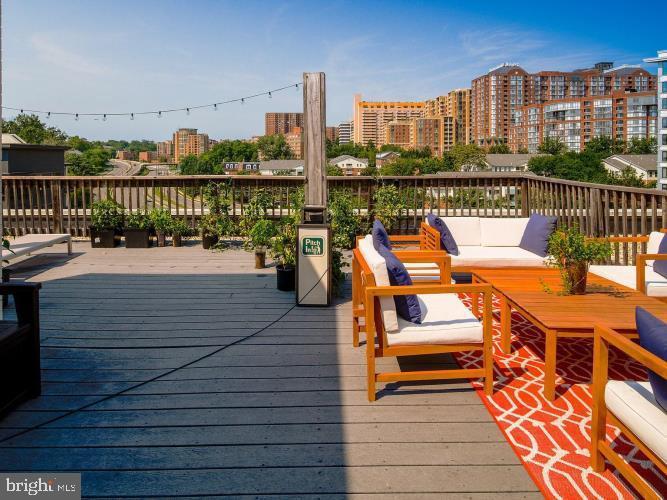 COURTHOUSE - Residential Lease