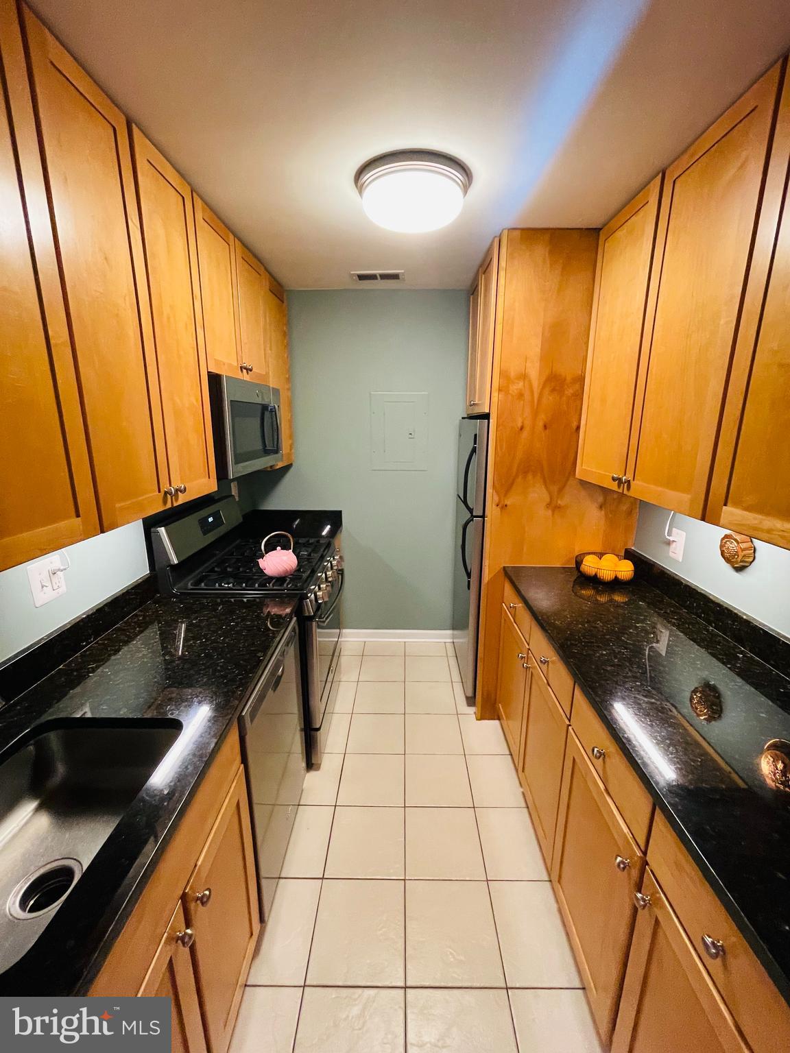 COURTHOUSE - Residential Lease