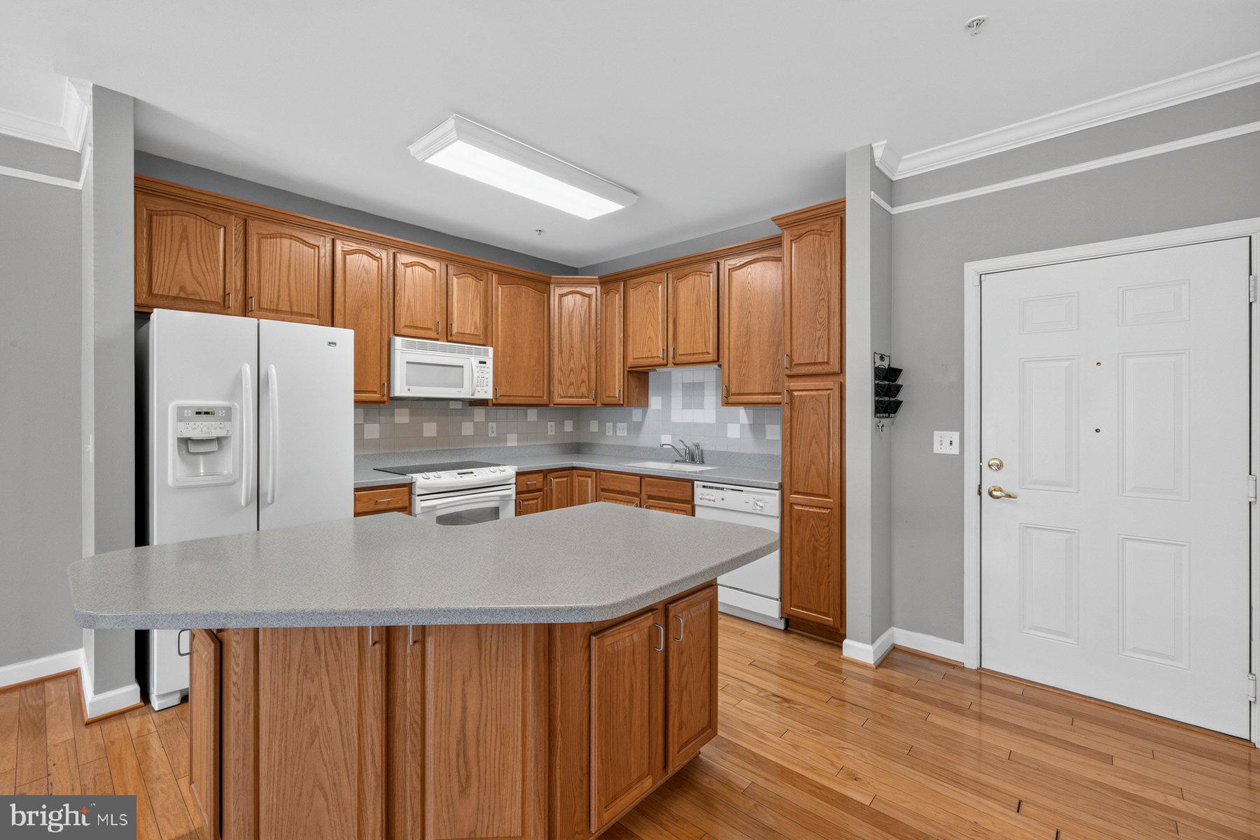 120 BURGESS HILL WAY 114