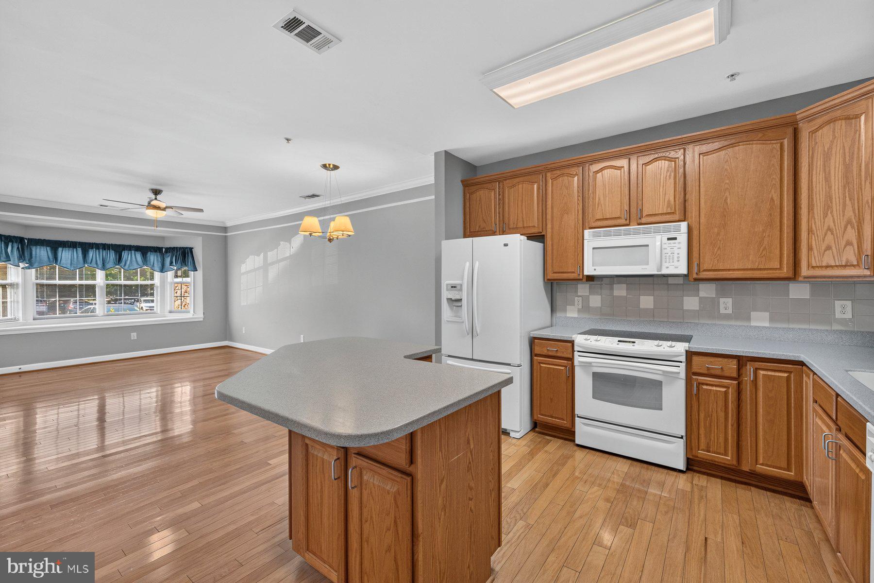120 BURGESS HILL WAY 114