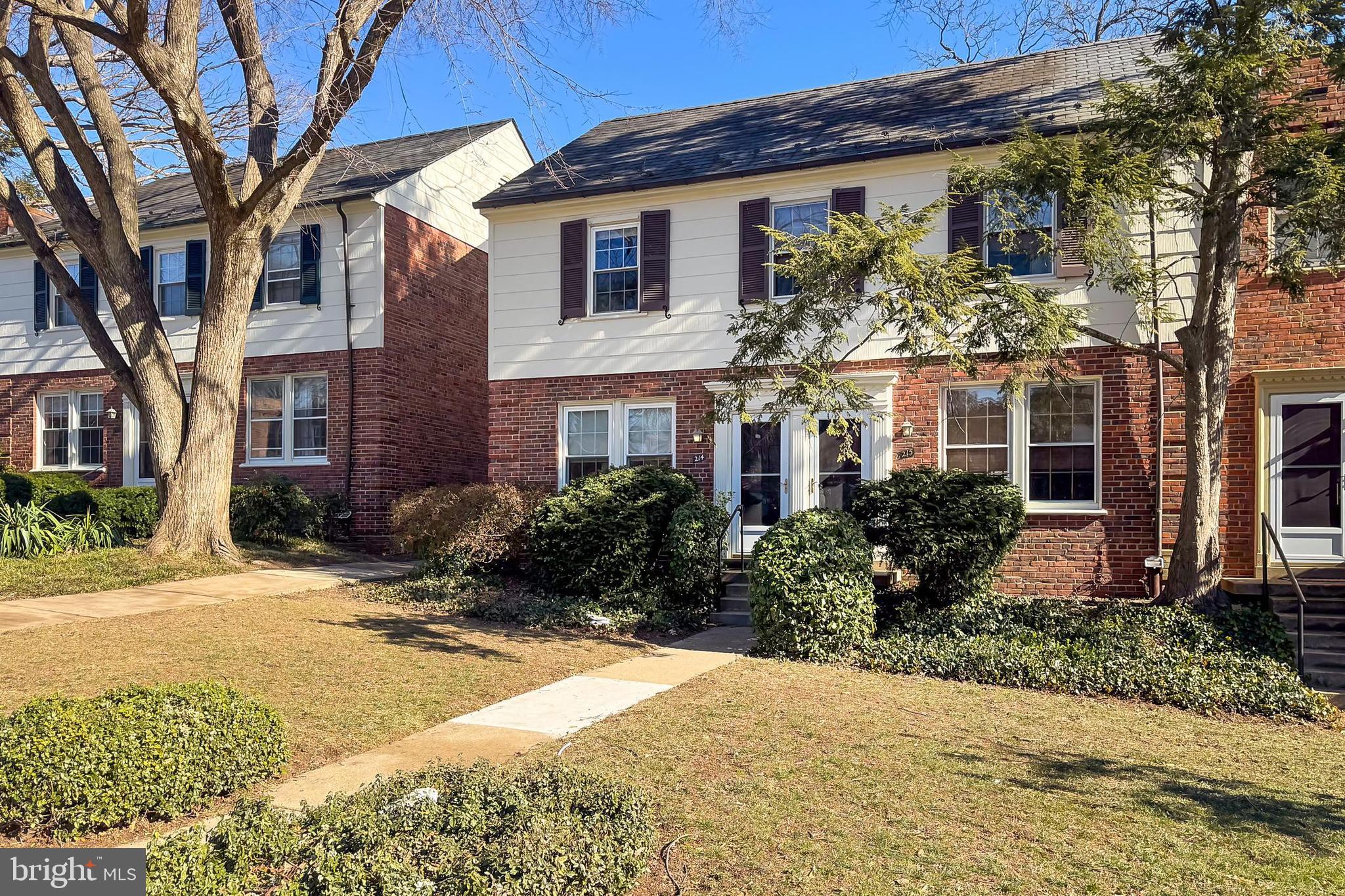 1401 S BARTON STREET 214